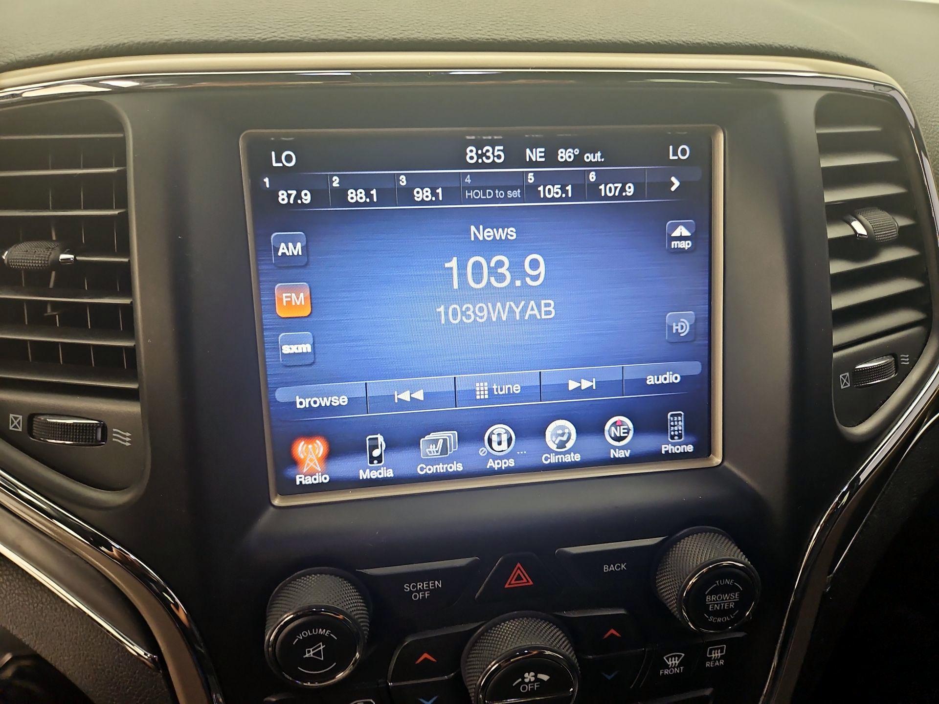 Thumbnail: 2015 Jeep Grand Cherokee - 16