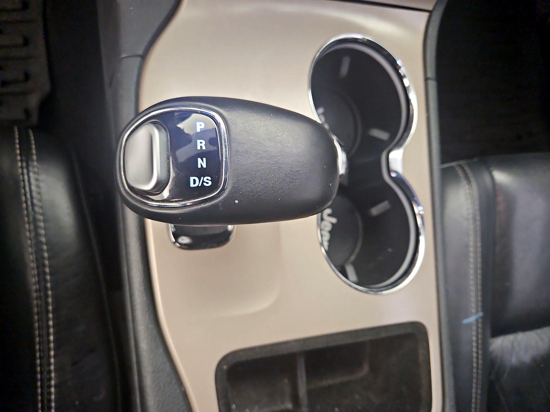Thumbnail: 2015 Jeep Grand Cherokee - 18