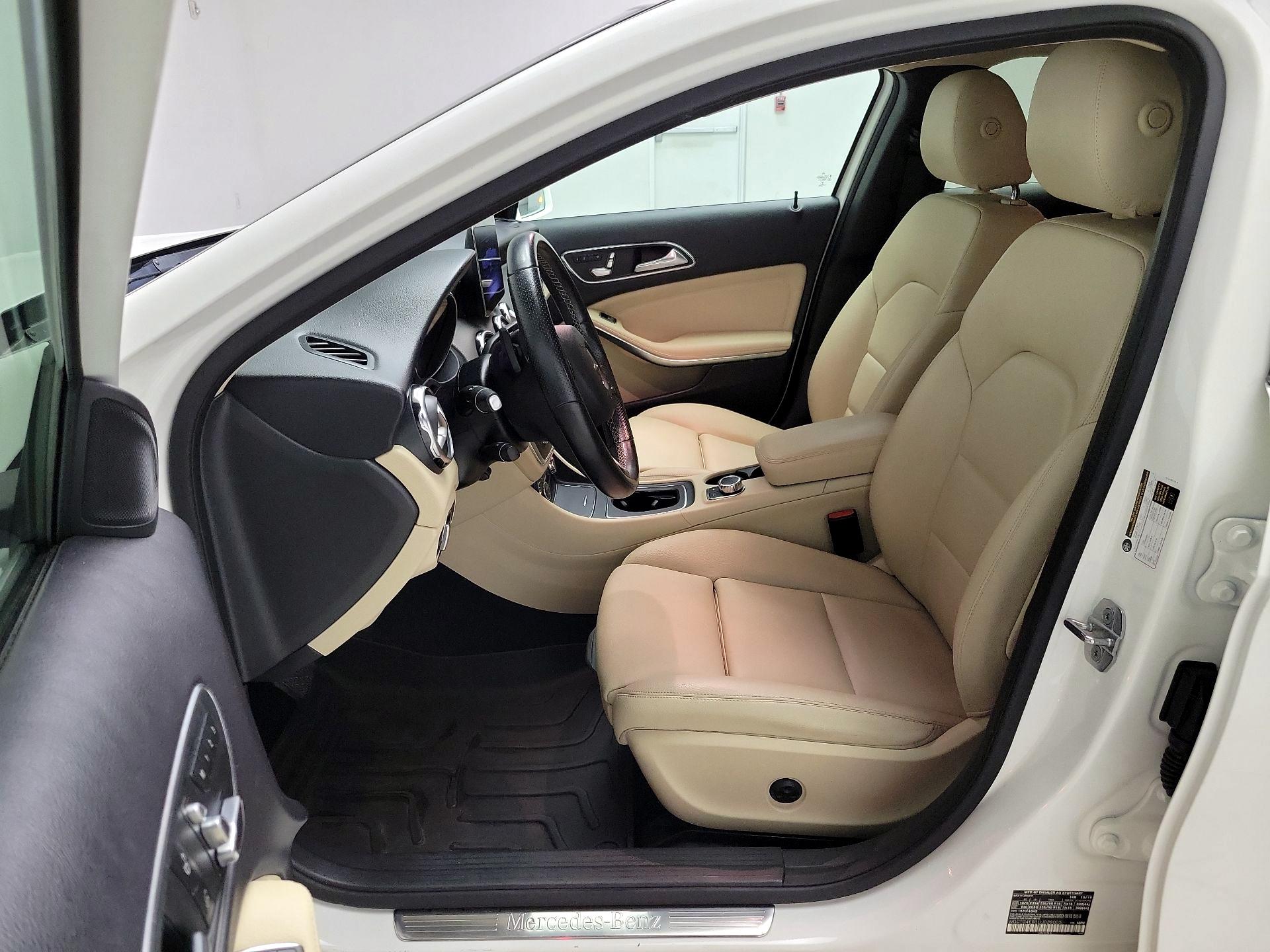 Thumbnail: 2020 Mercedes-Benz GLA - 11