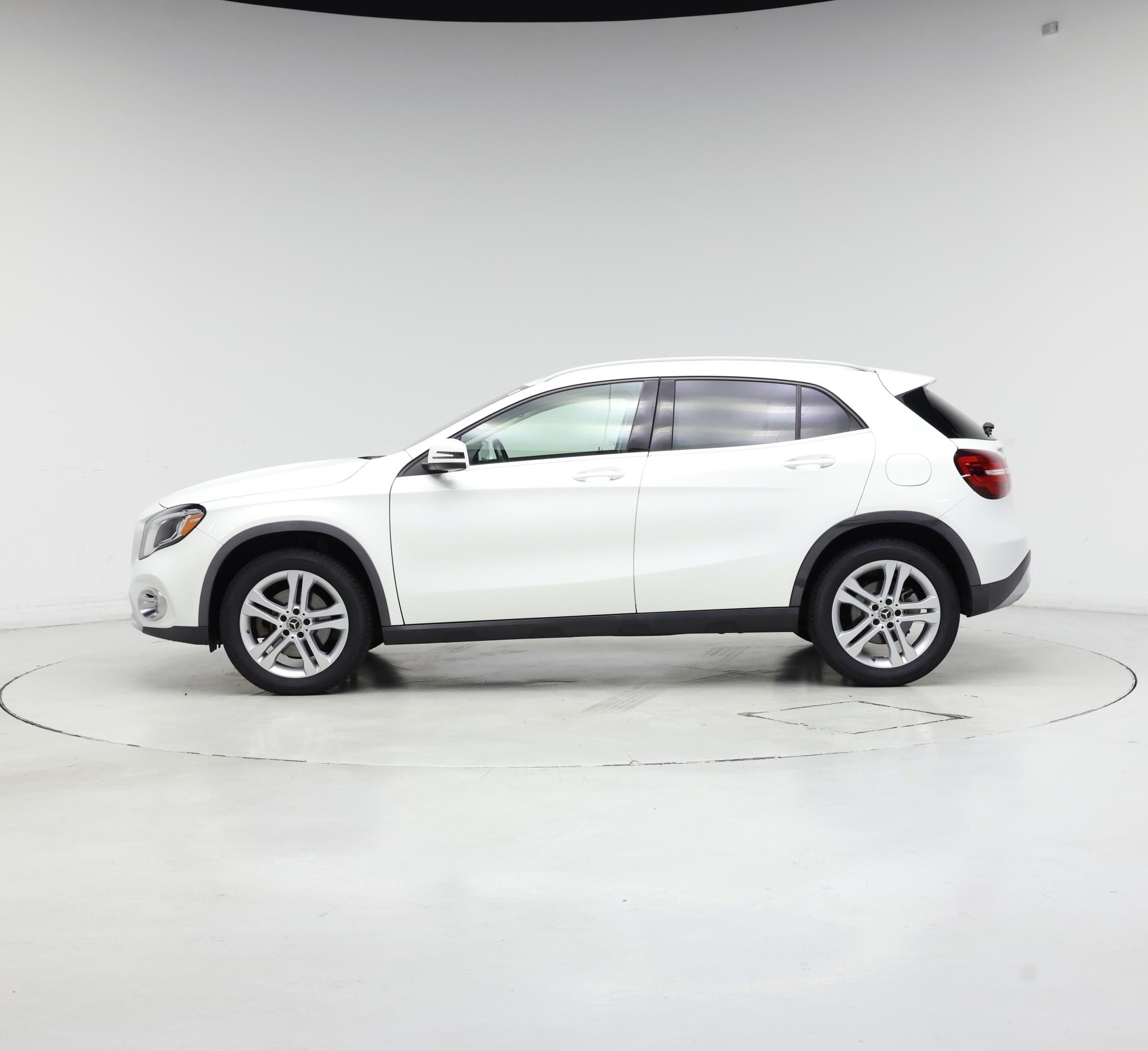 Thumbnail: 2020 Mercedes-Benz GLA - 3