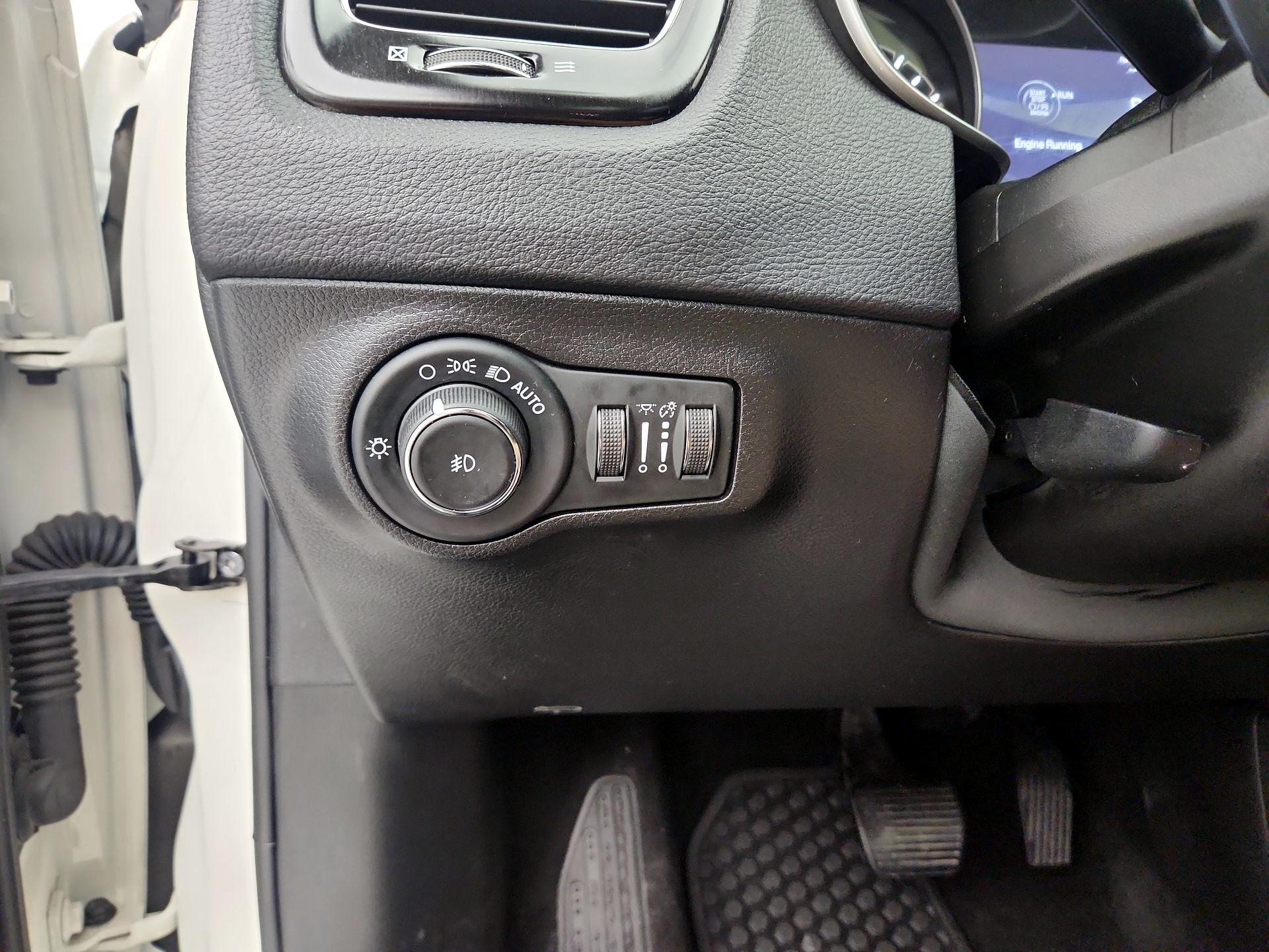 Thumbnail: 2020 Jeep Compass - 13