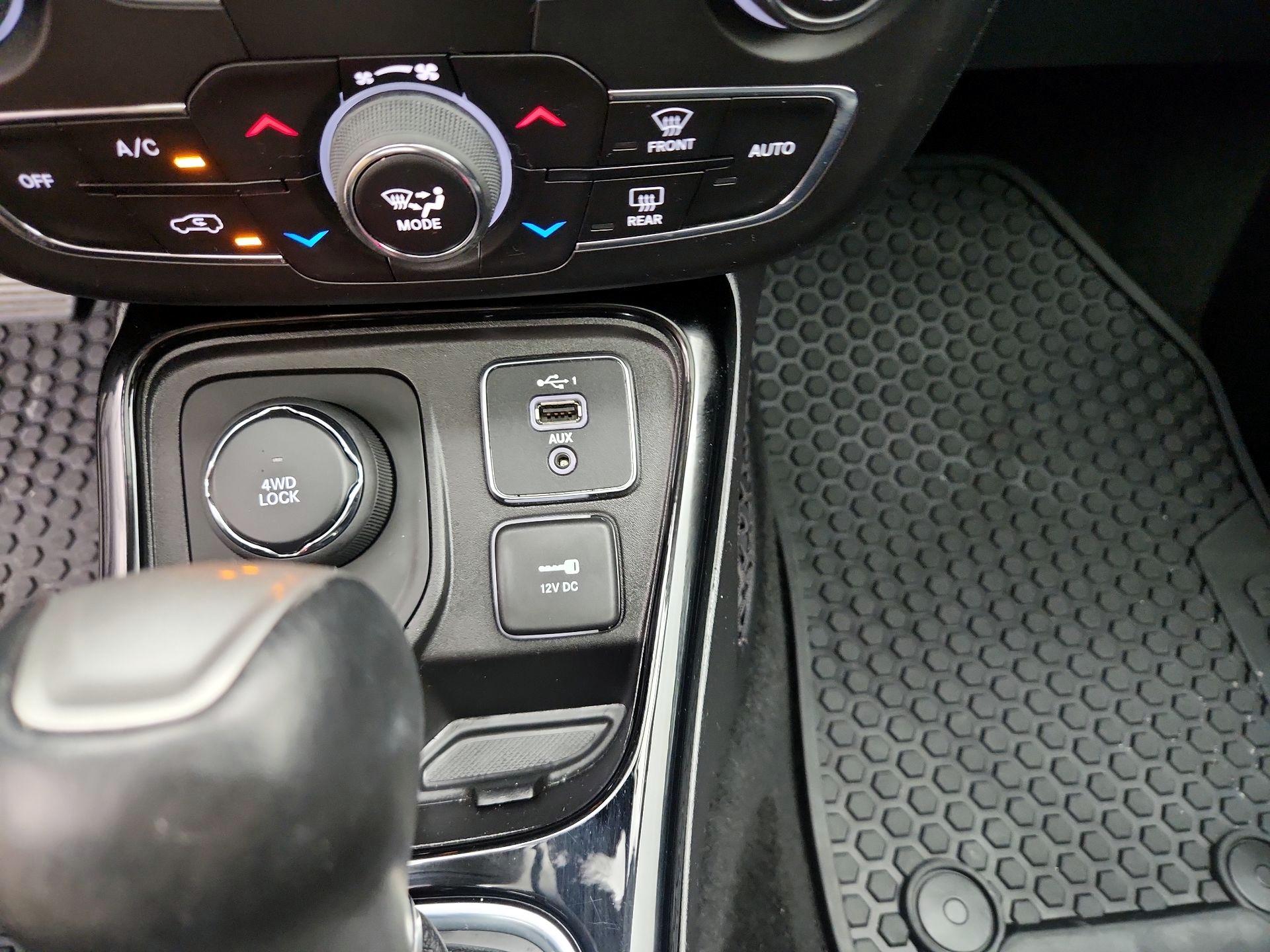 Thumbnail: 2020 Jeep Compass - 19