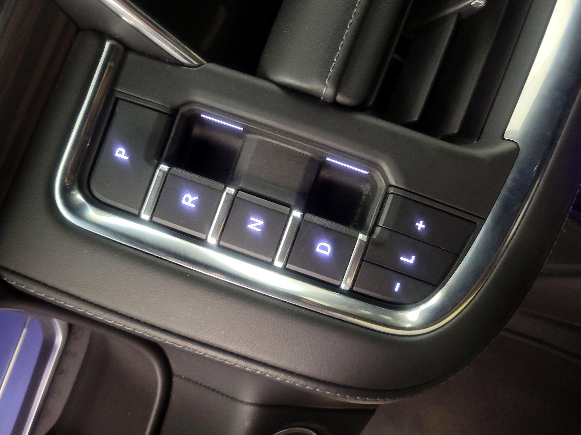 Thumbnail: 2022 Chevrolet Tahoe - 18