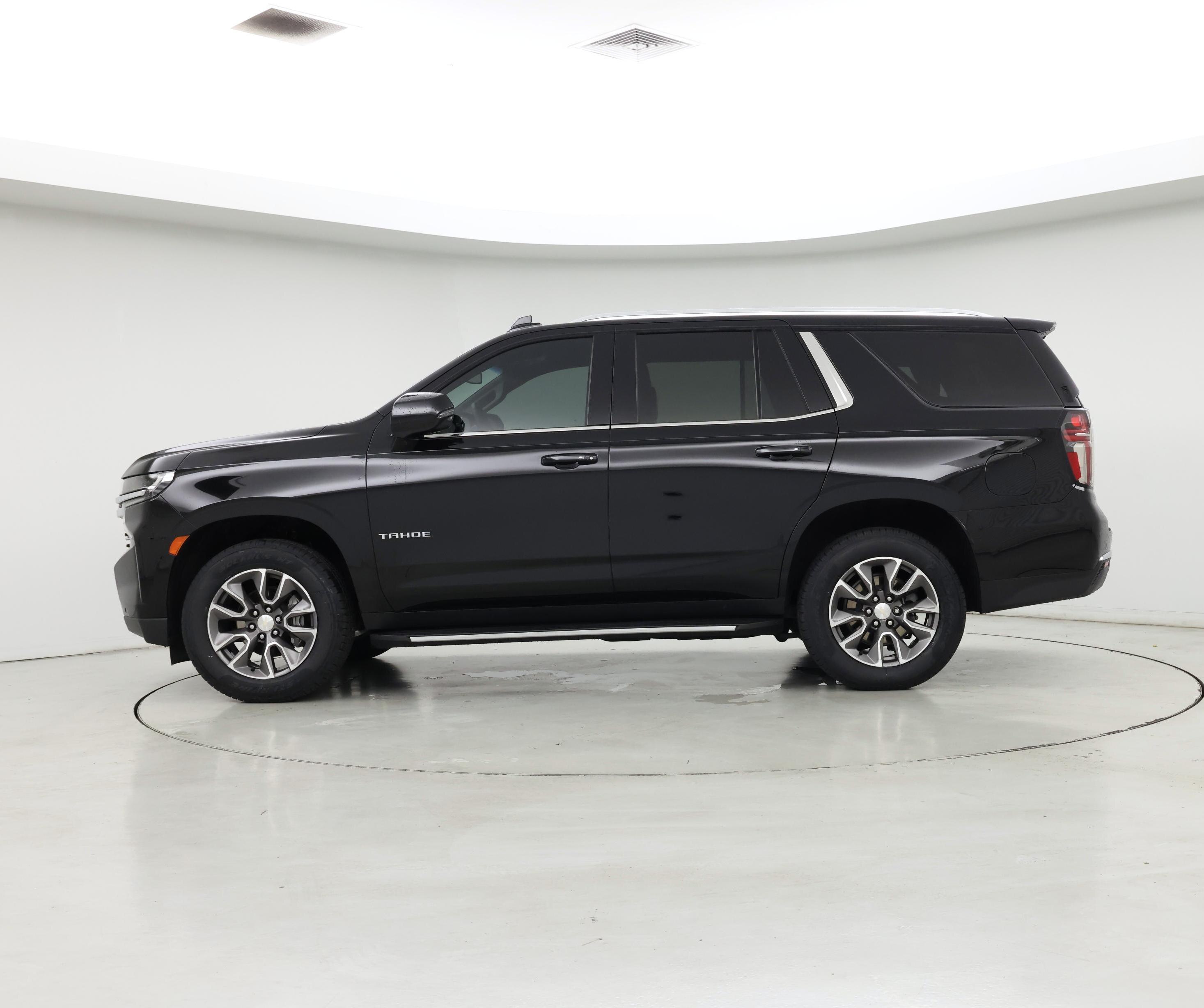 Thumbnail: 2022 Chevrolet Tahoe - 3