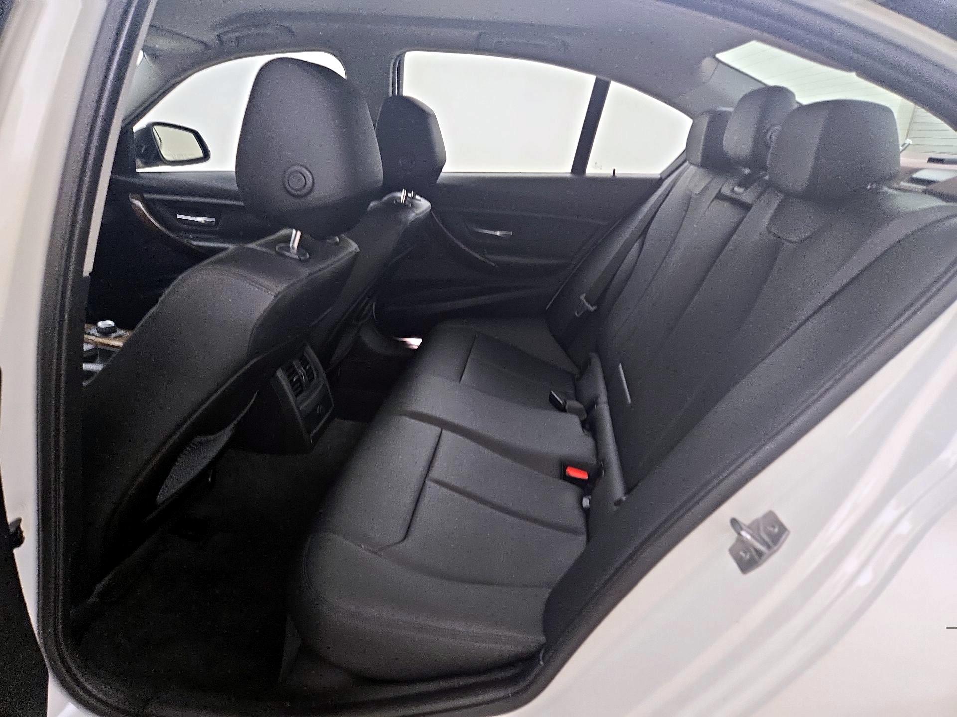 Thumbnail: 2014 BMW 3 Series - 18
