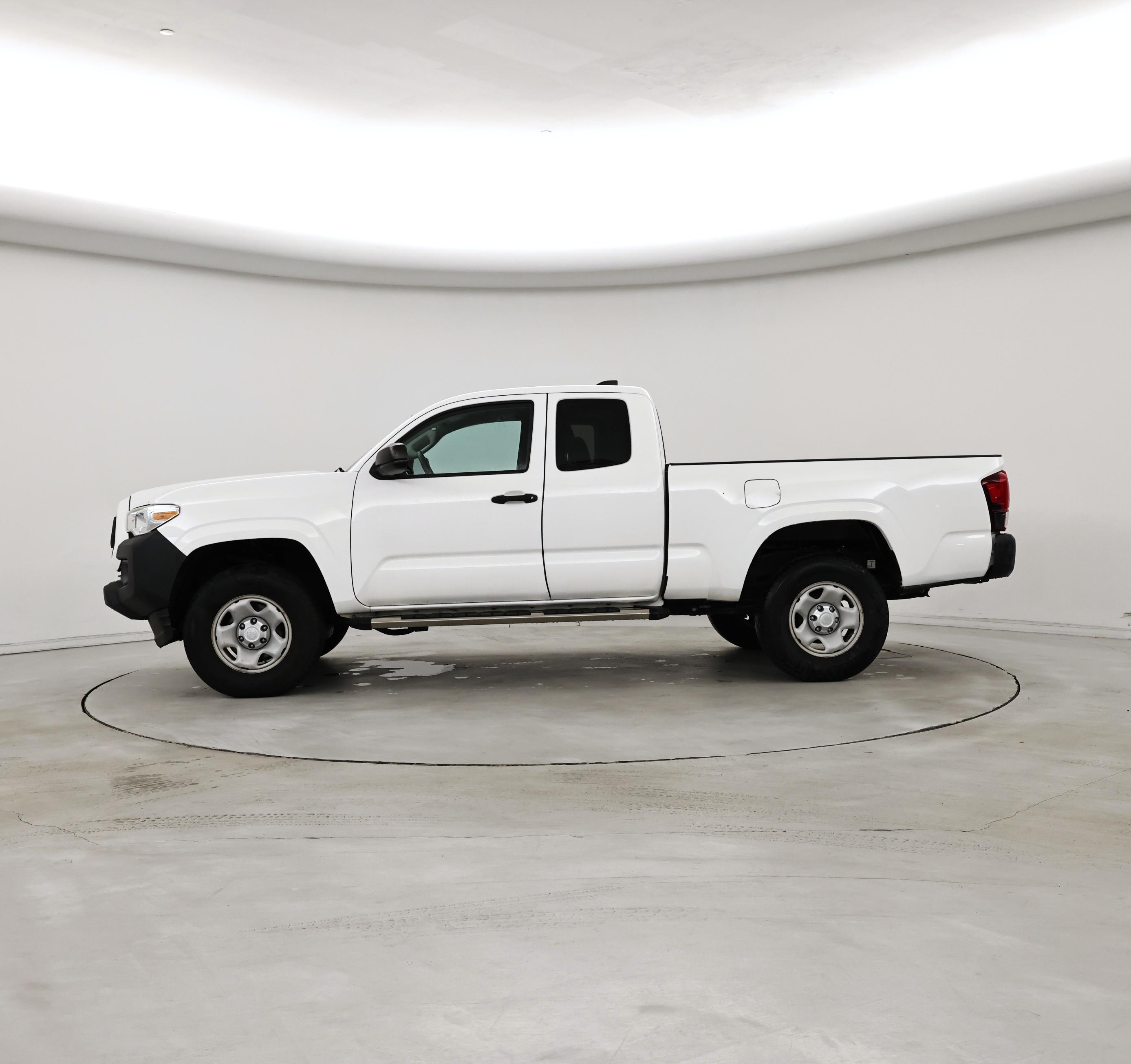 Thumbnail: 2020 Toyota Tacoma - 3