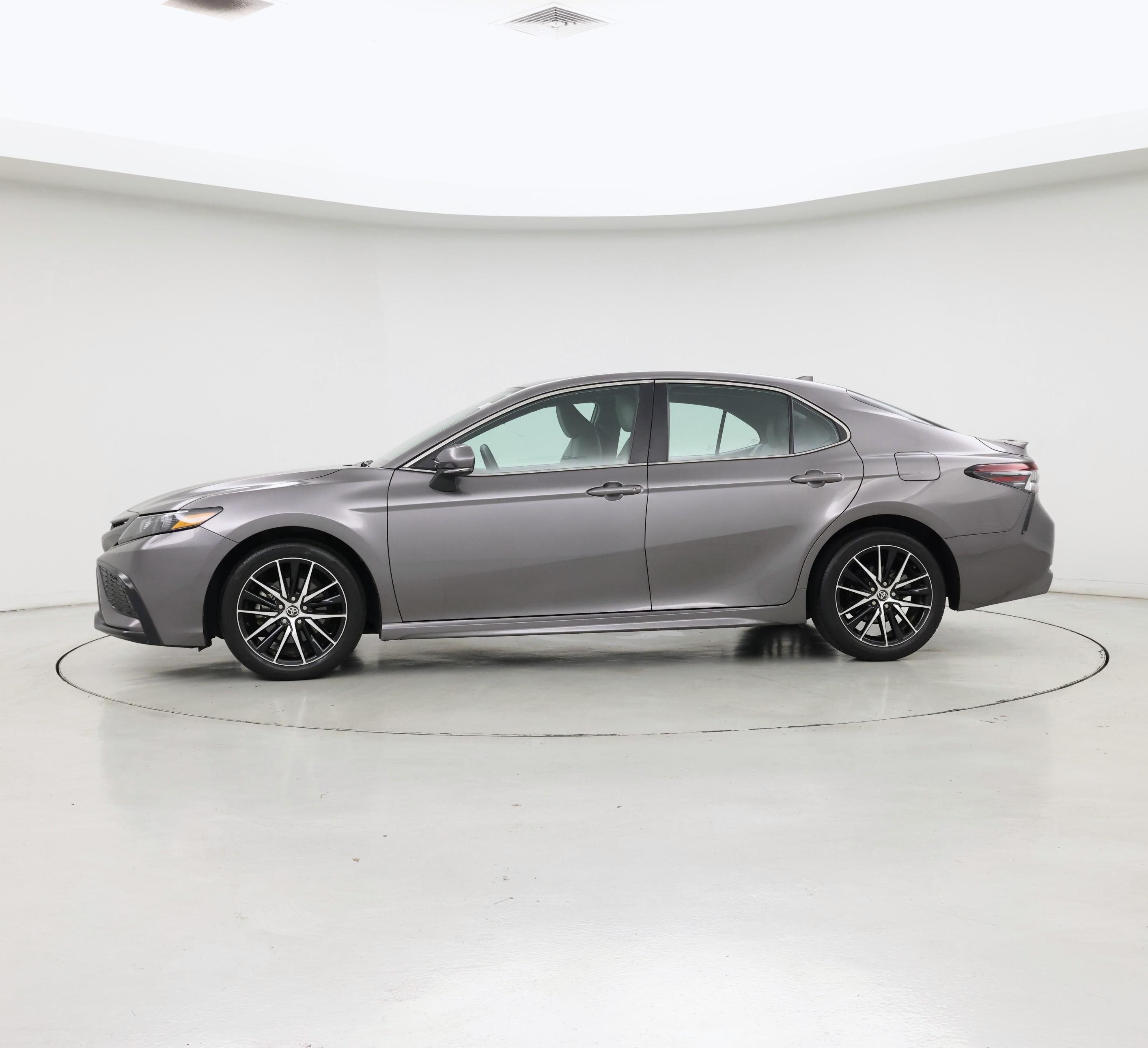 Thumbnail: 2022 Toyota Camry - 3