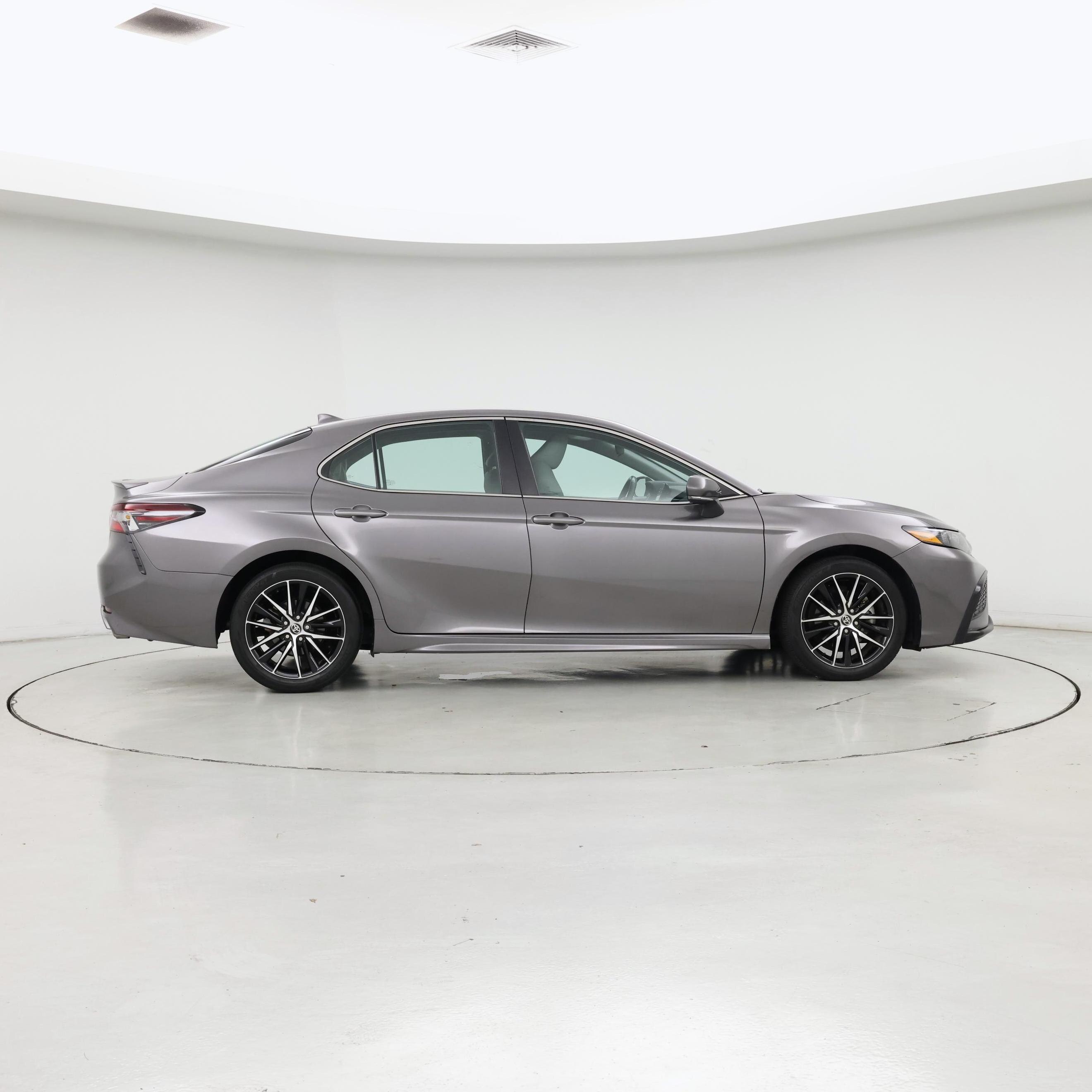 Thumbnail: 2022 Toyota Camry - 7