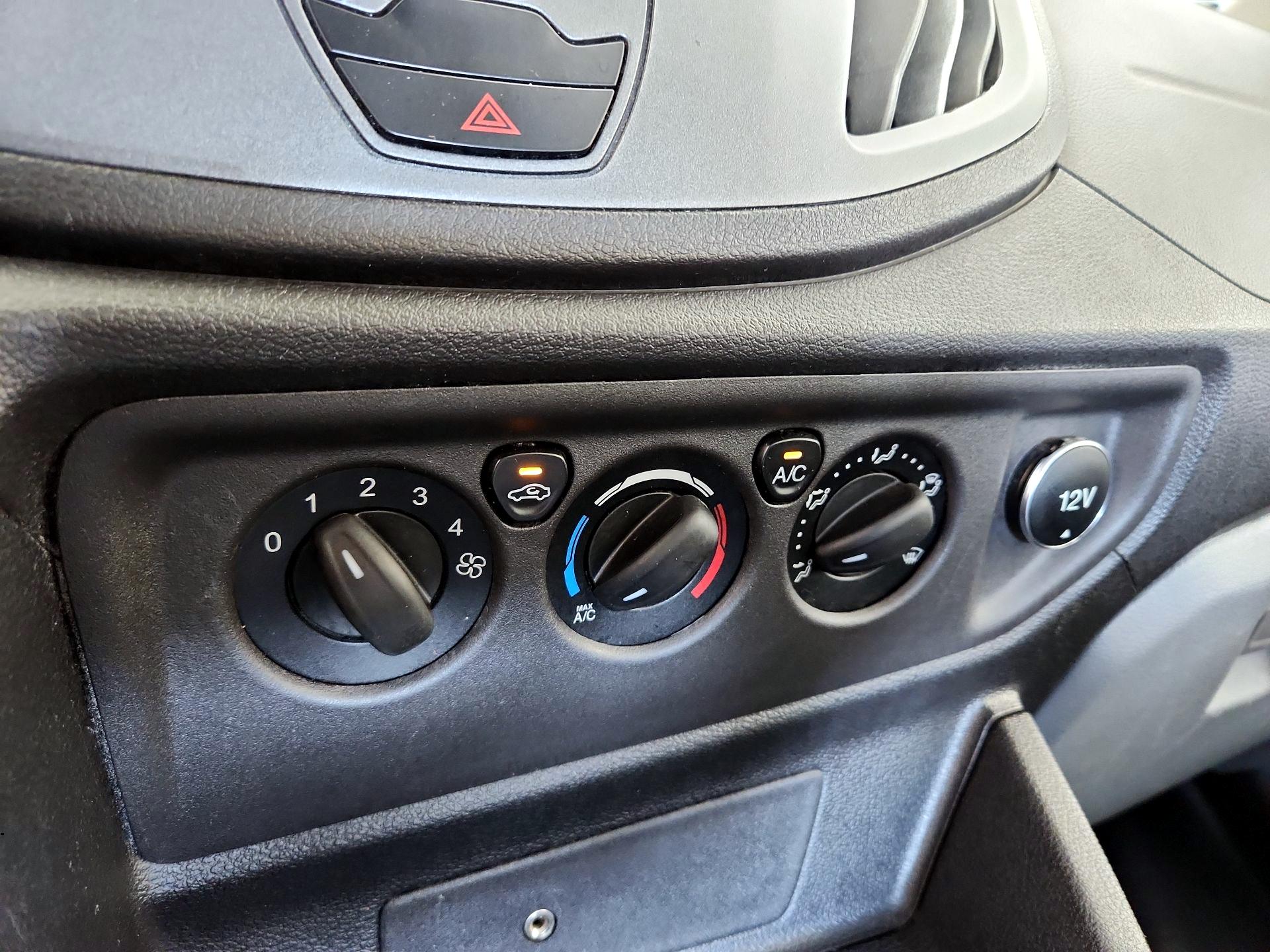 Thumbnail: 2019 Ford Transit Series - 16