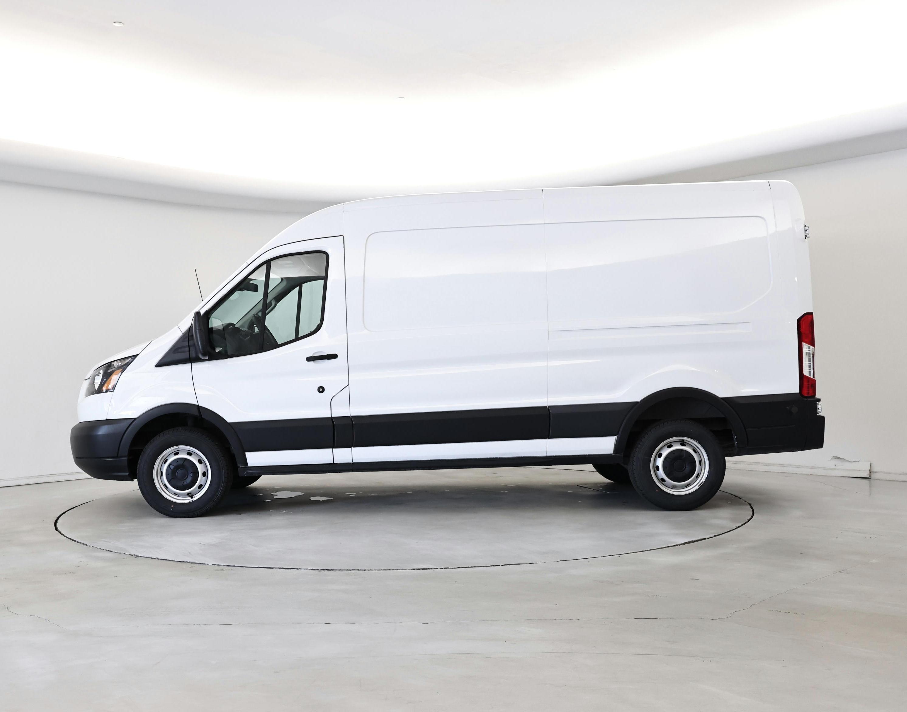 Thumbnail: 2019 Ford Transit Series - 3