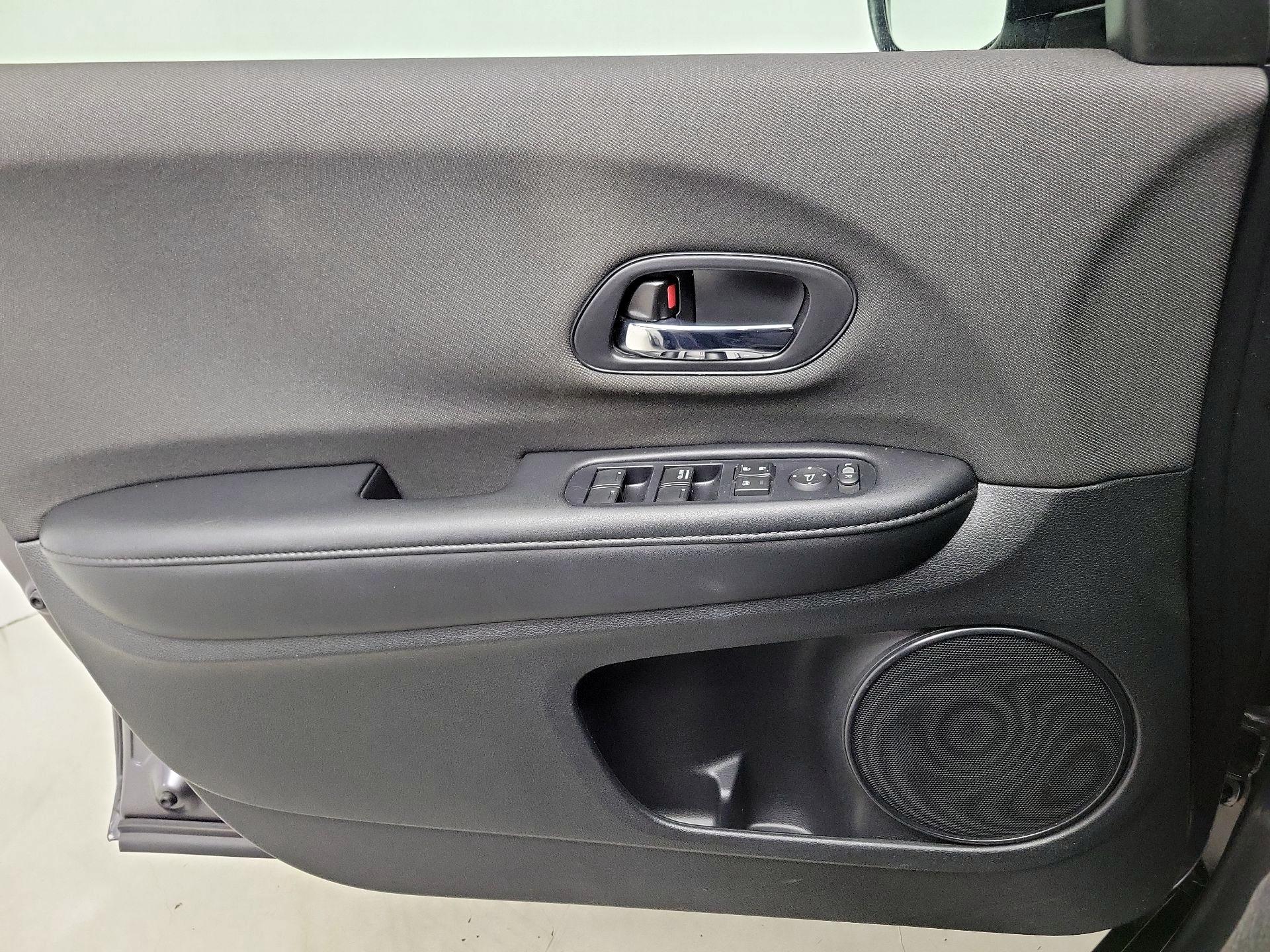 Thumbnail: 2019 Honda HR-V - 12
