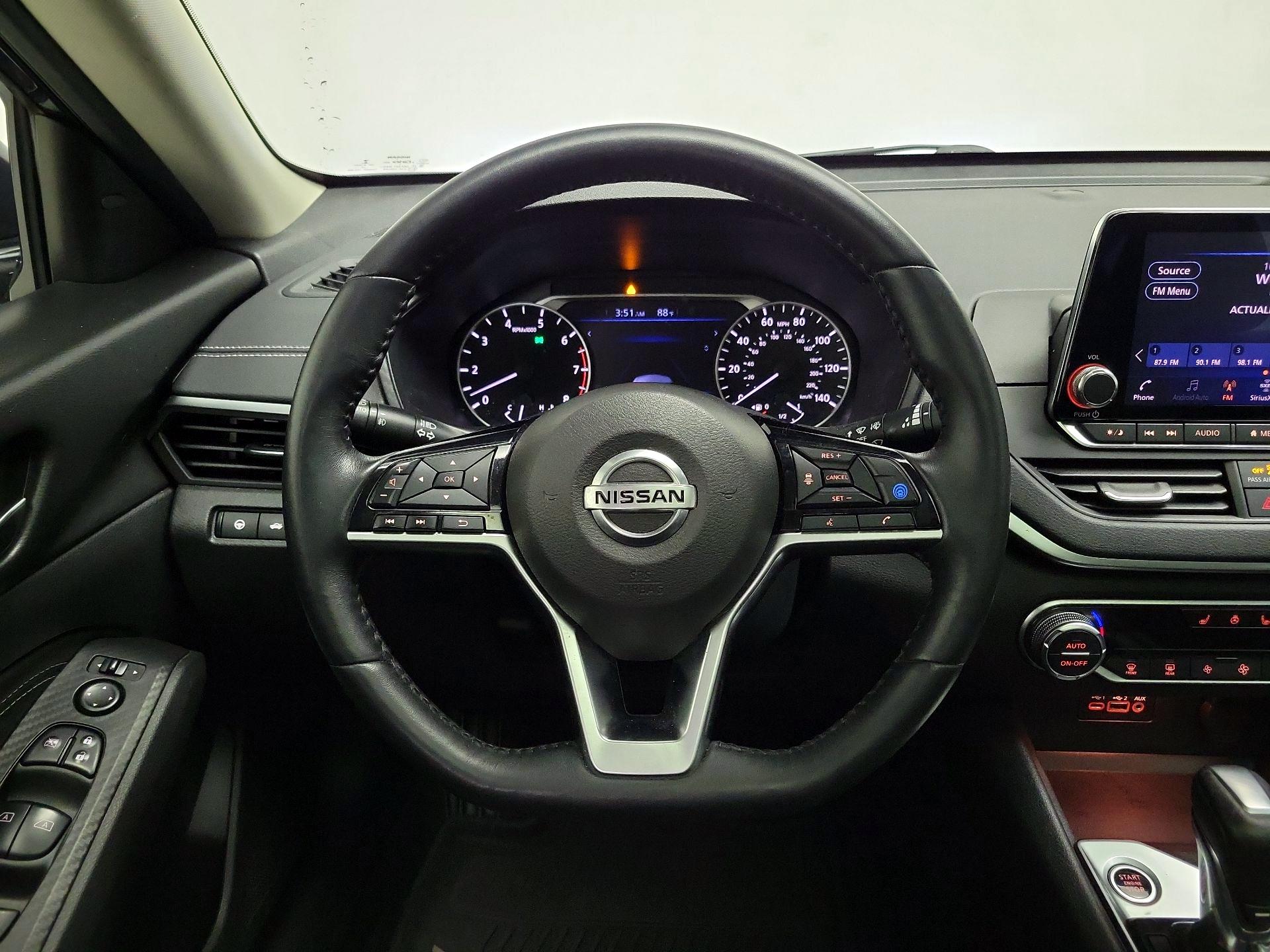 Thumbnail: 2019 Nissan Altima - 10