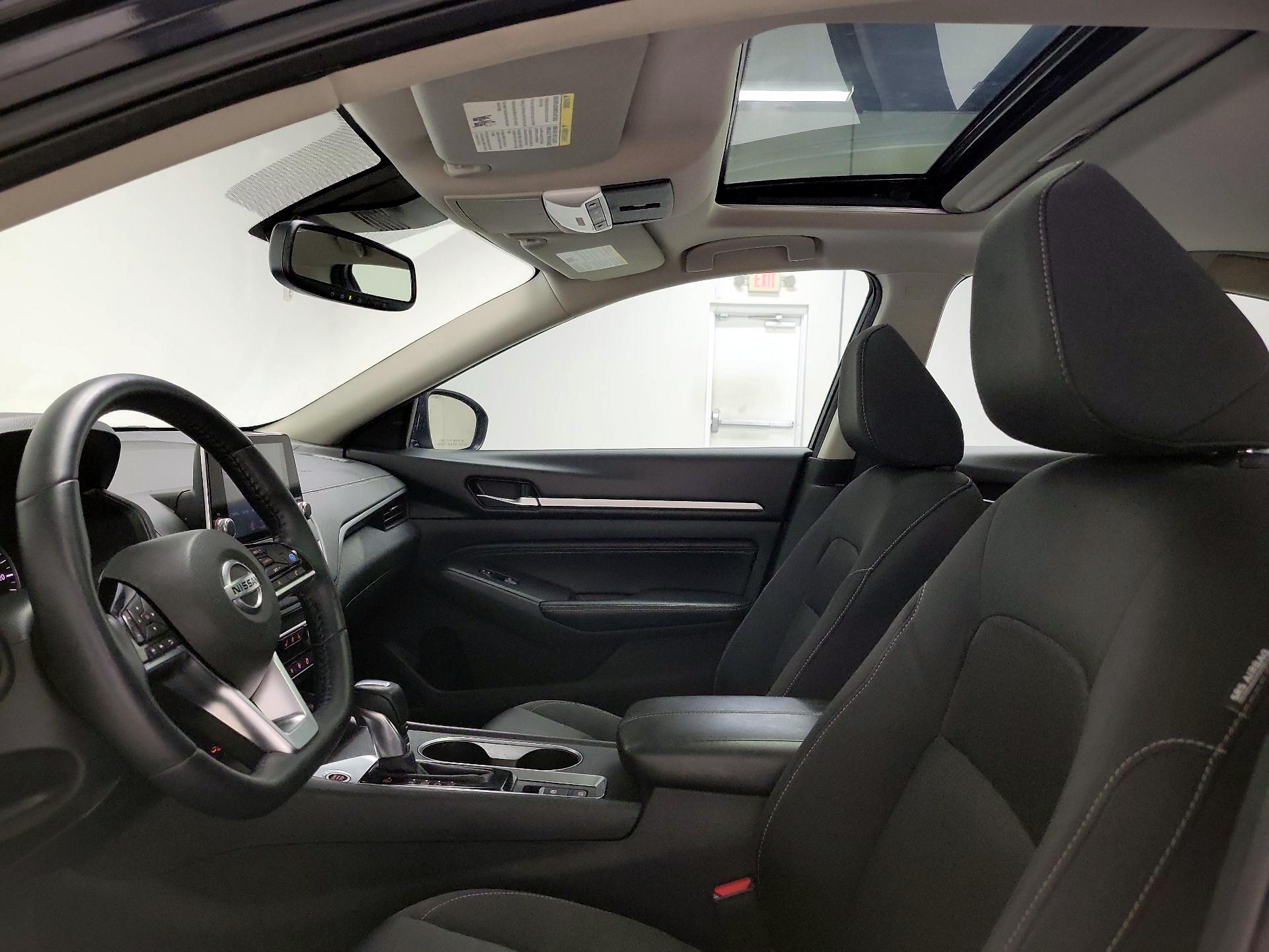 Thumbnail: 2019 Nissan Altima - 19