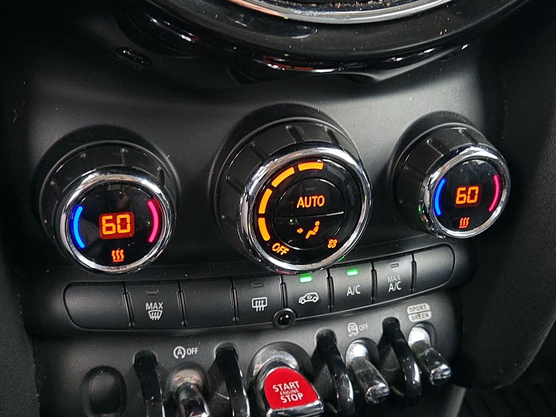 Thumbnail: 2018 MINI Cooper Hardtop - 16