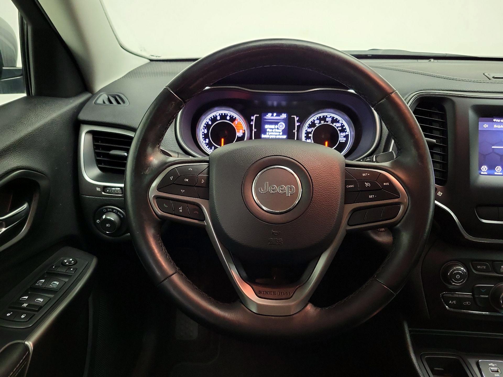 Thumbnail: 2021 Jeep Cherokee - 10
