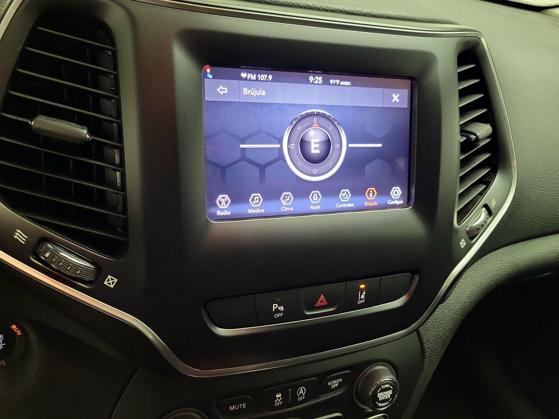 Thumbnail: 2021 Jeep Cherokee - 14