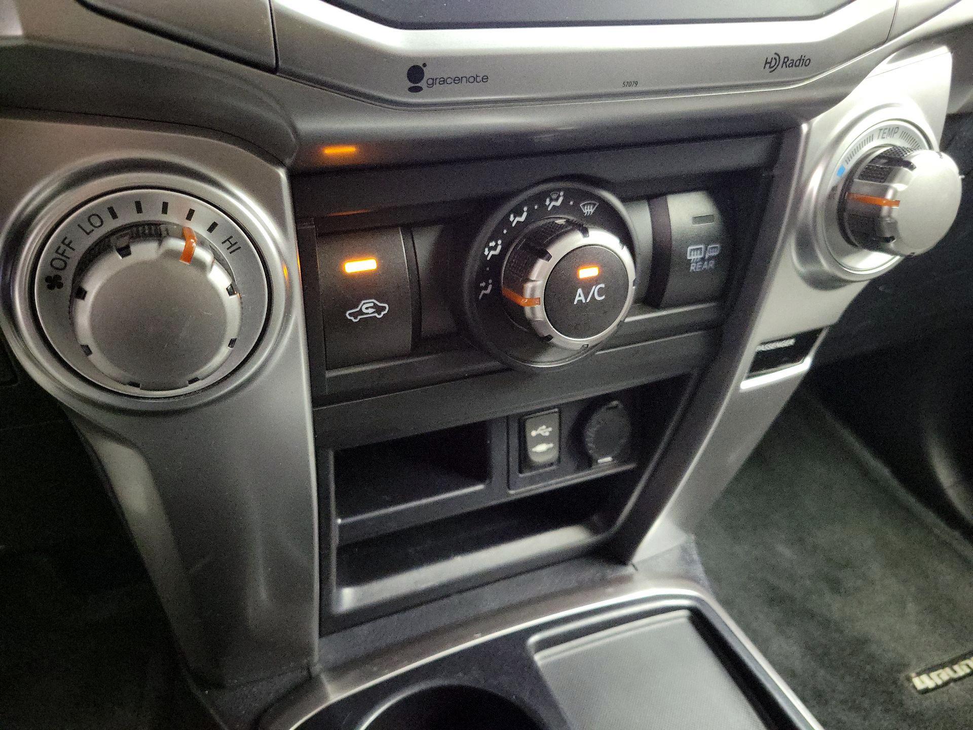 Thumbnail: 2015 Toyota 4Runner - 16