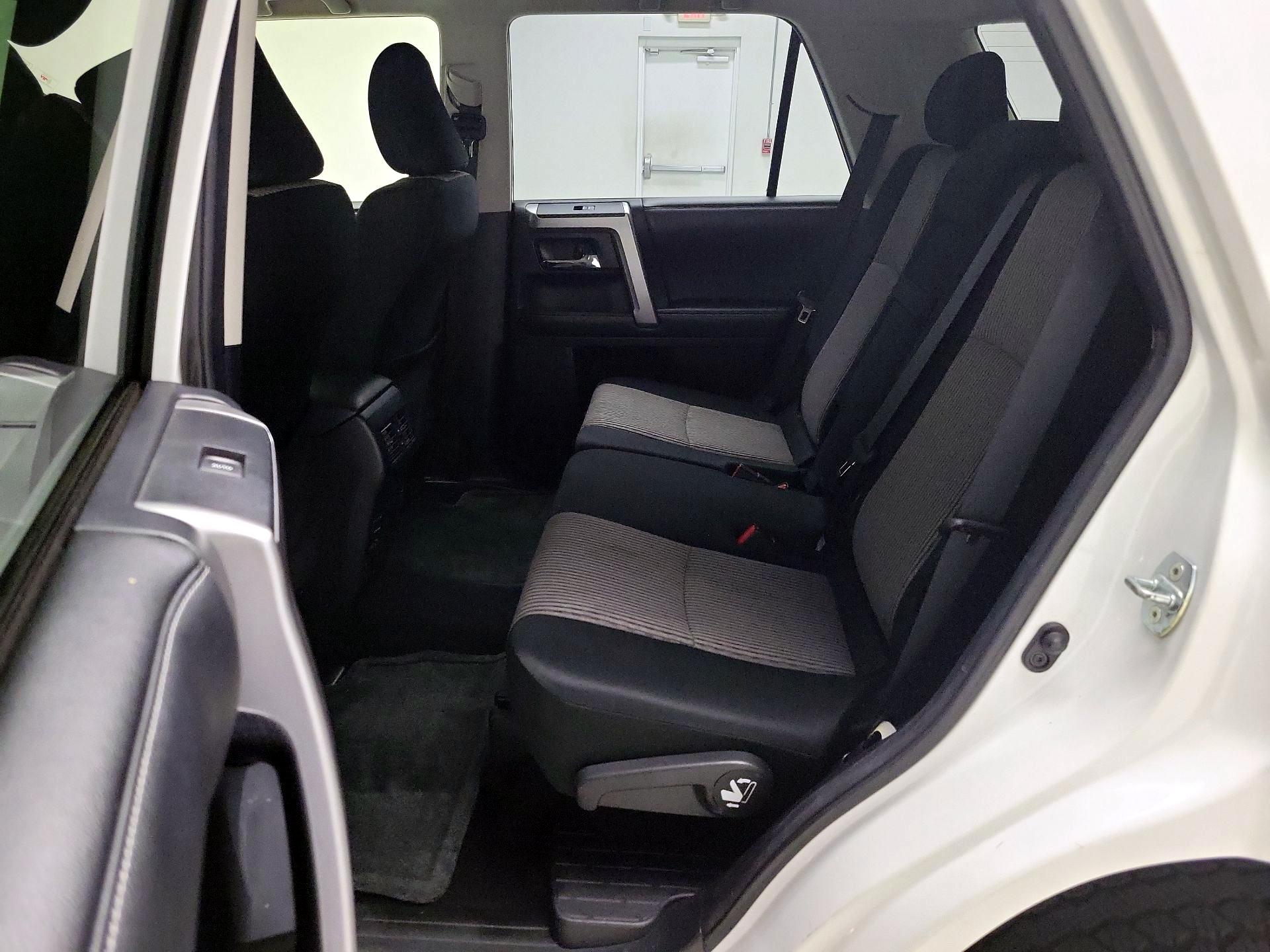 Thumbnail: 2015 Toyota 4Runner - 19