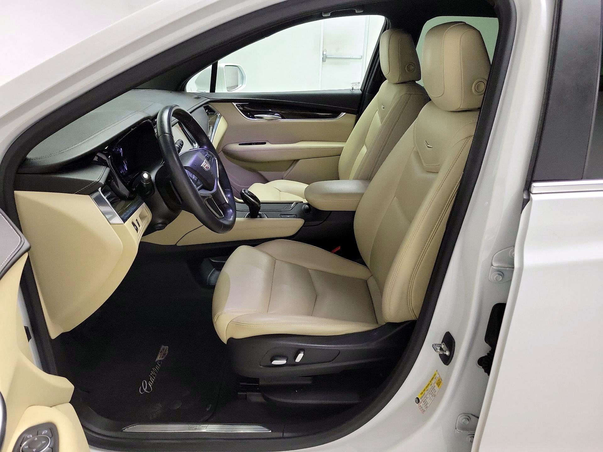 Thumbnail: 2018 Cadillac XT5 - 11