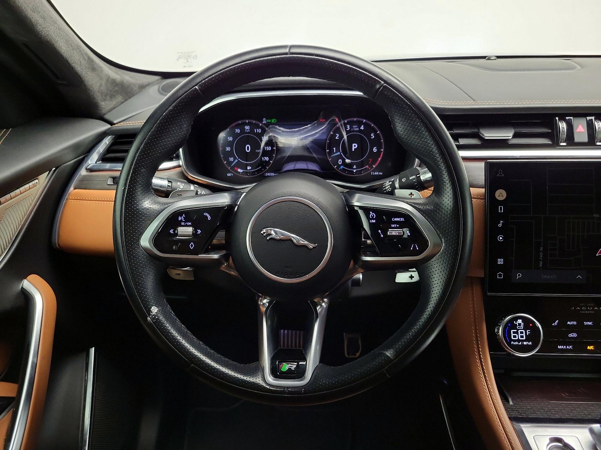 Thumbnail: 2021 Jaguar F-Pace - 10