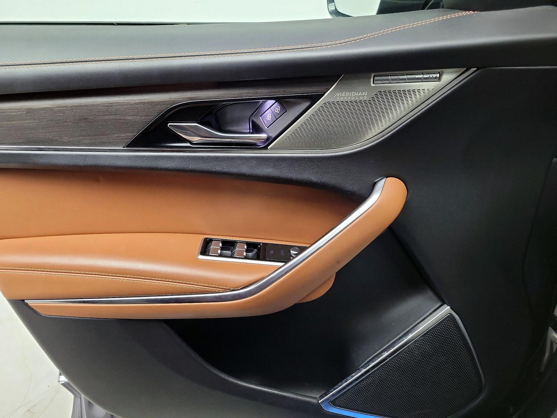 Thumbnail: 2021 Jaguar F-Pace - 12