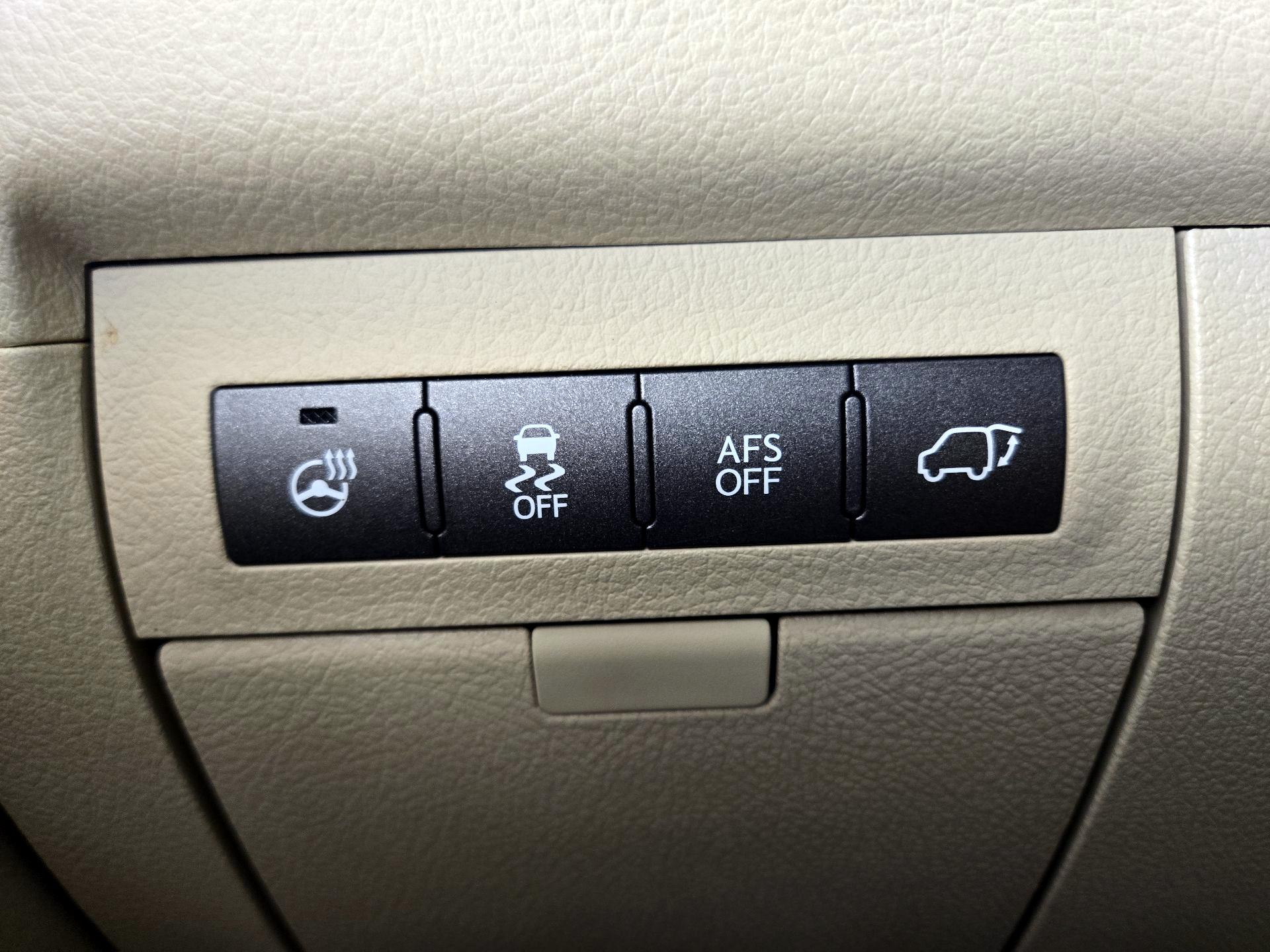 Thumbnail: 2013 Lexus LX - 13