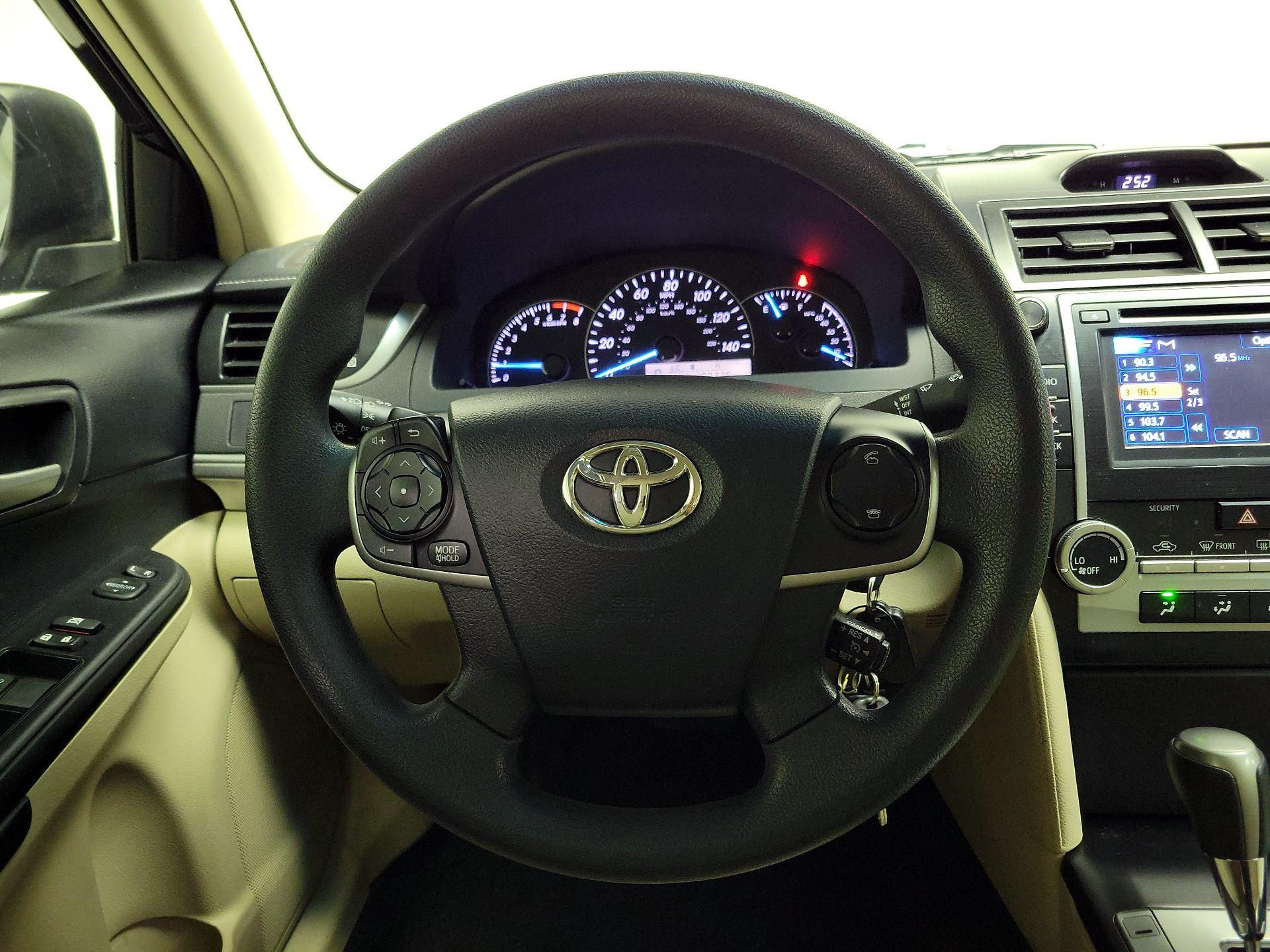 Thumbnail: 2013 Toyota Camry - 10