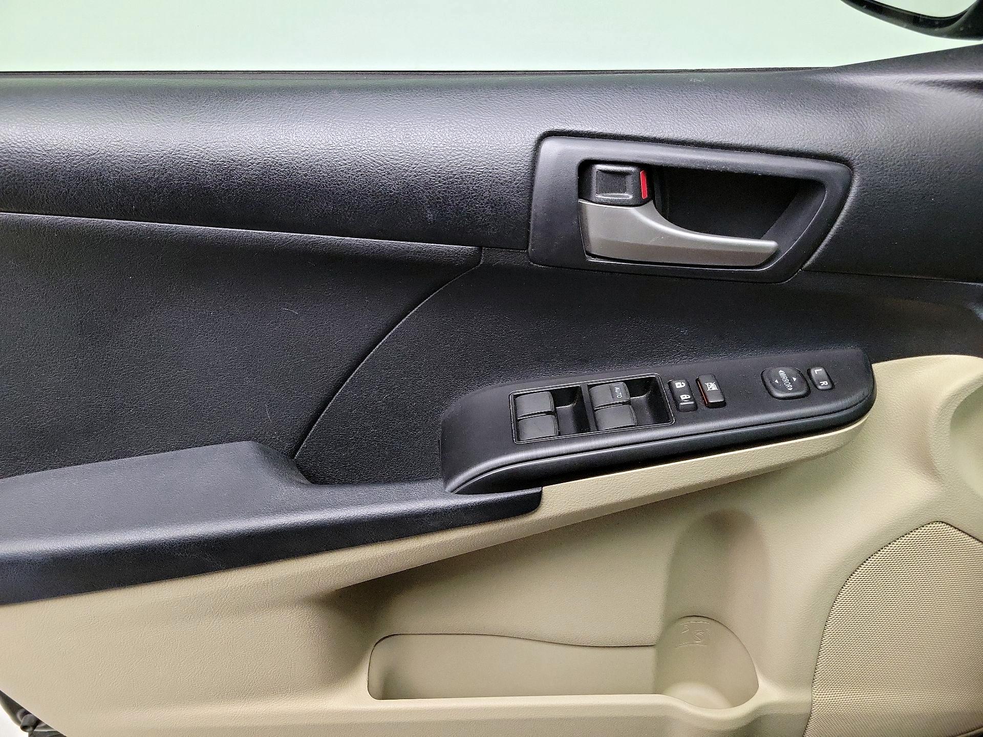 Thumbnail: 2013 Toyota Camry - 12
