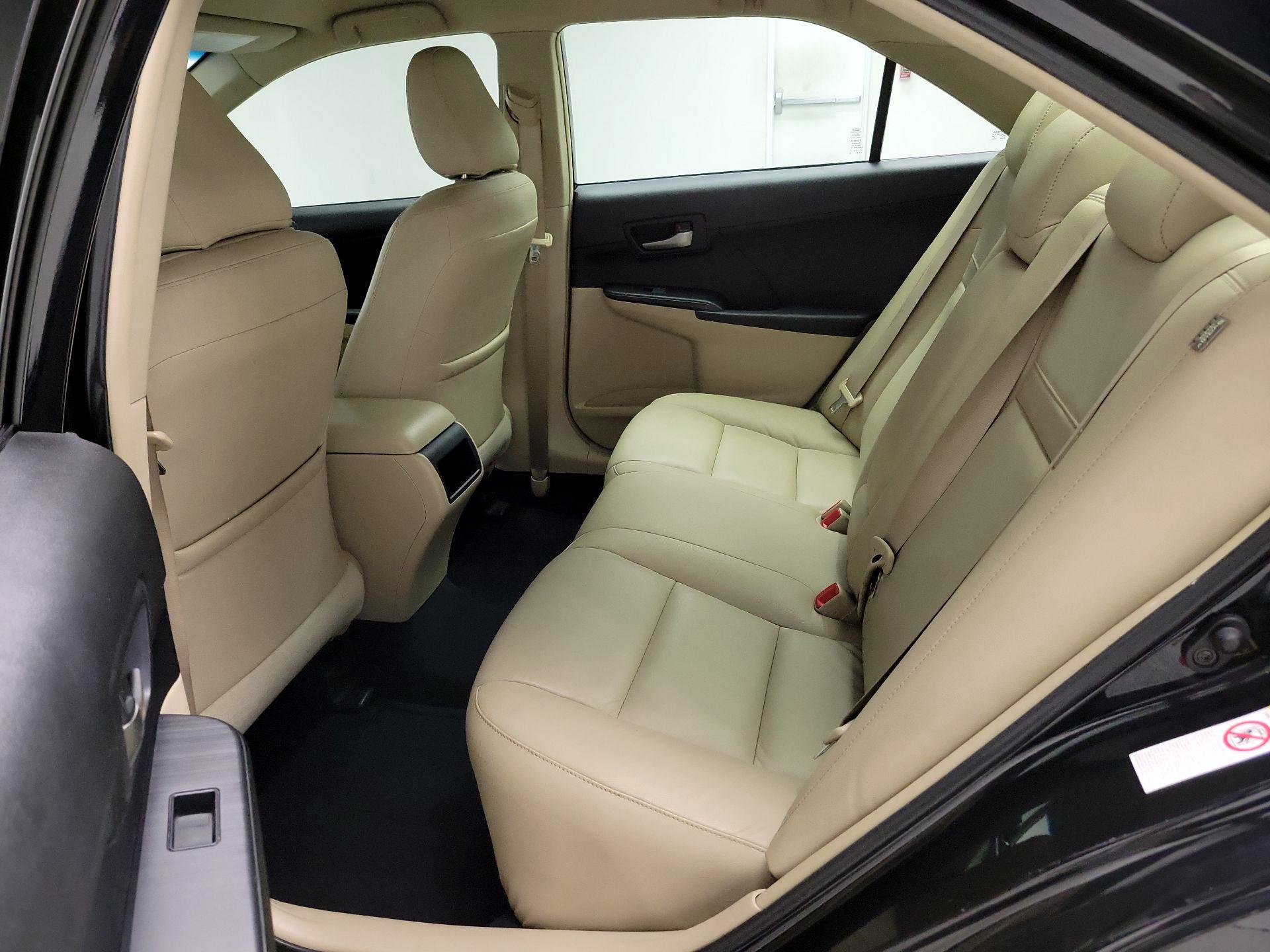 Thumbnail: 2013 Toyota Camry - 18