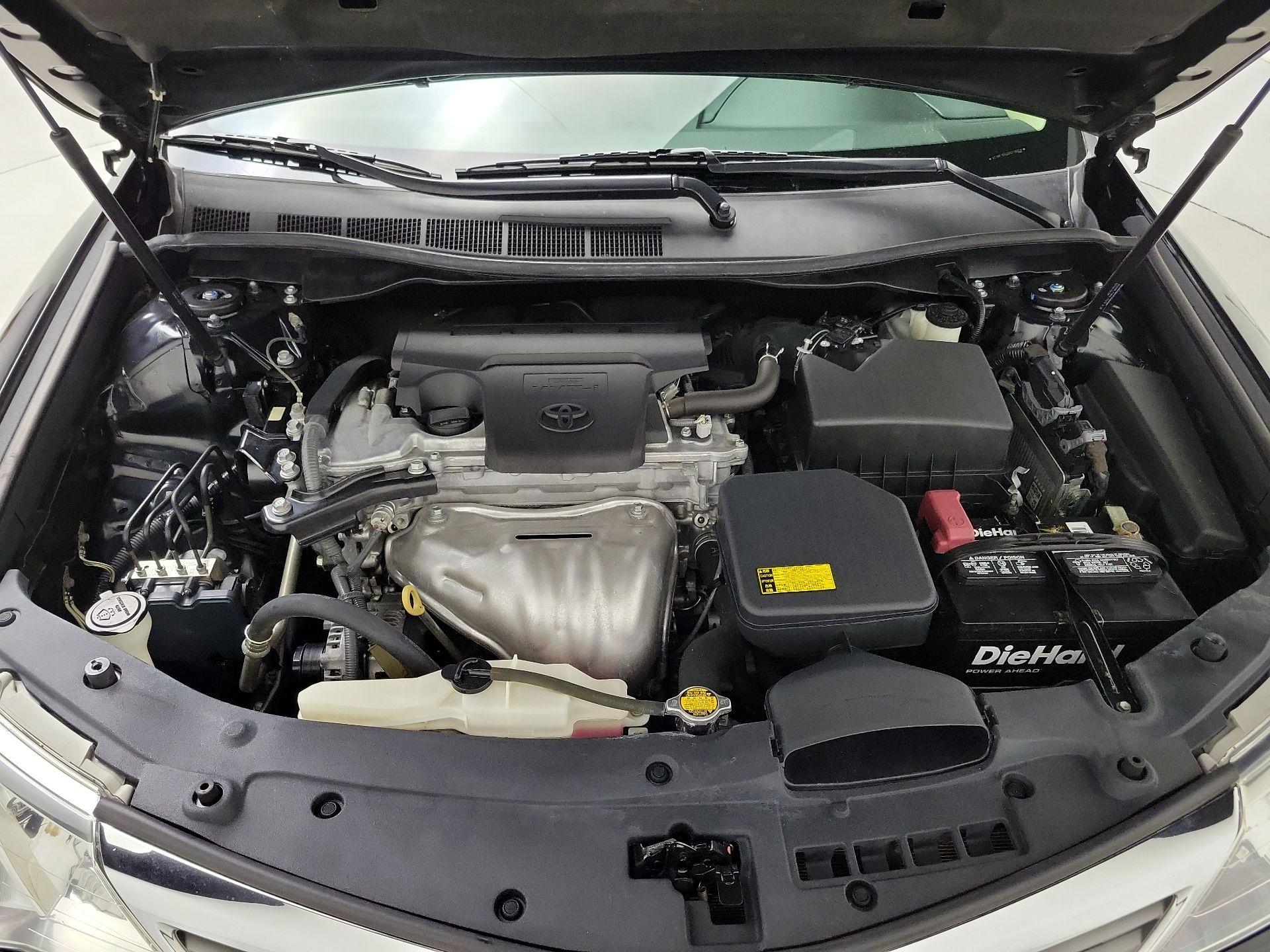 Thumbnail: 2013 Toyota Camry - 20