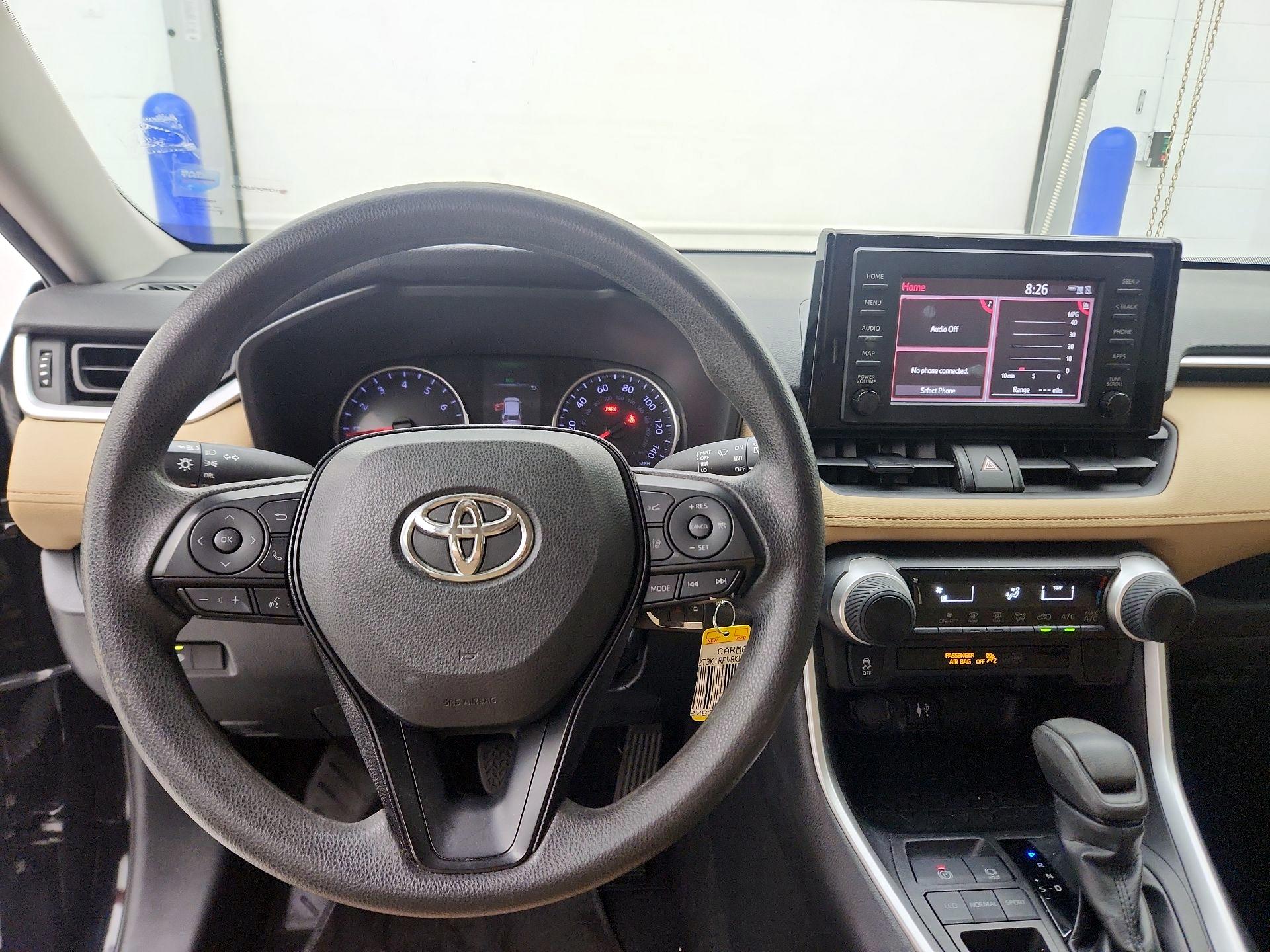 Thumbnail: 2019 Toyota RAV4 - 9
