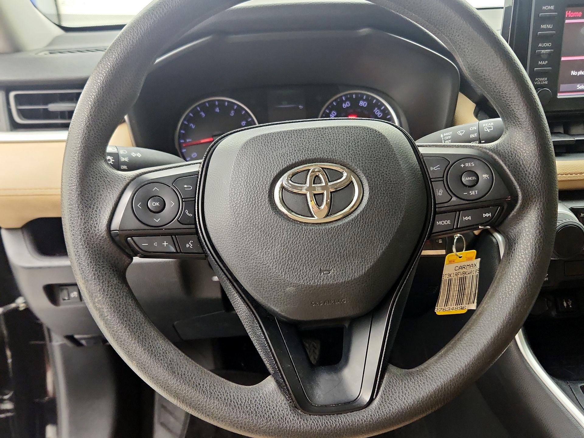 Thumbnail: 2019 Toyota RAV4 - 10