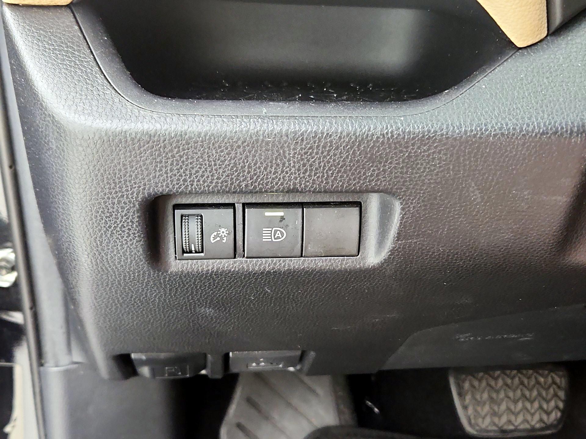 Thumbnail: 2019 Toyota RAV4 - 13