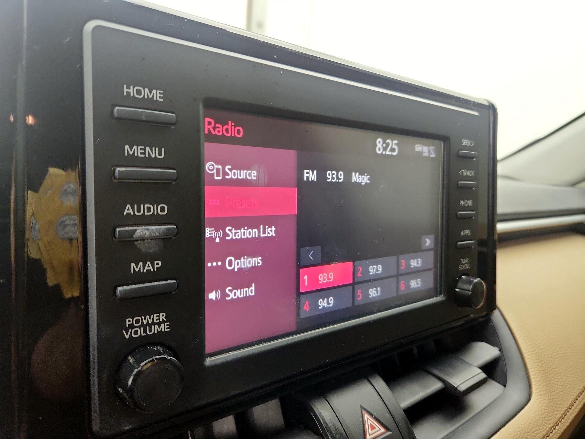 Thumbnail: 2019 Toyota RAV4 - 15