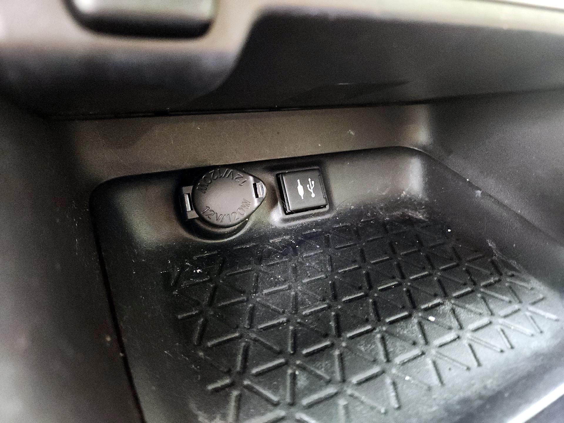Thumbnail: 2019 Toyota RAV4 - 18