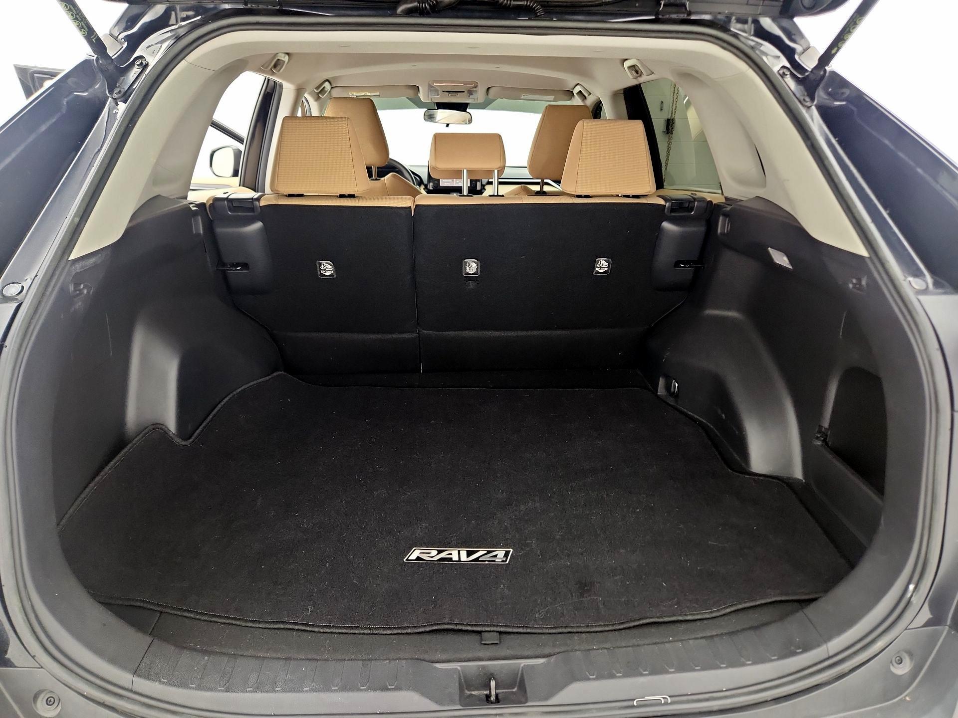 Thumbnail: 2019 Toyota RAV4 - 20
