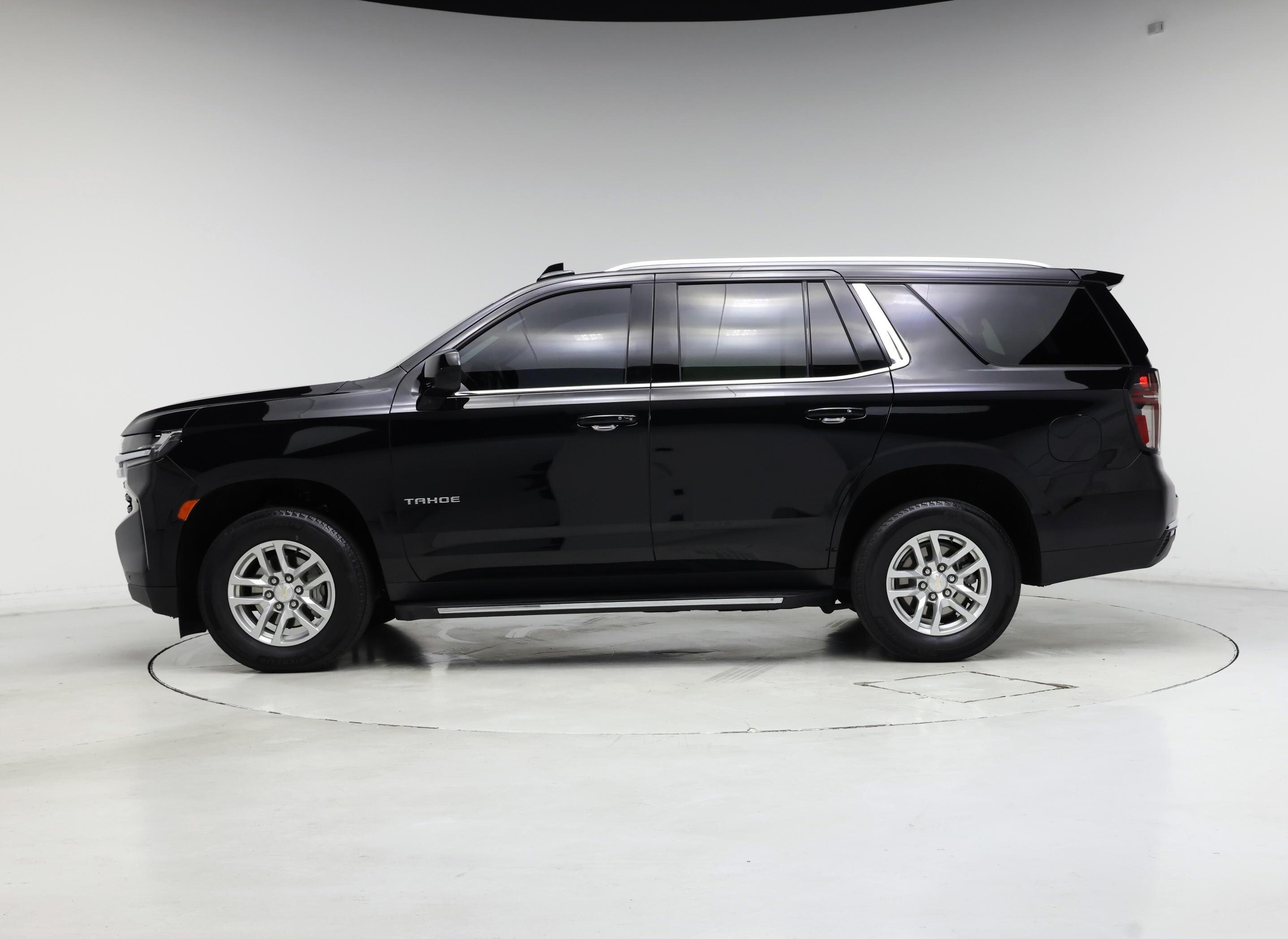 Thumbnail: 2023 Chevrolet Tahoe - 3