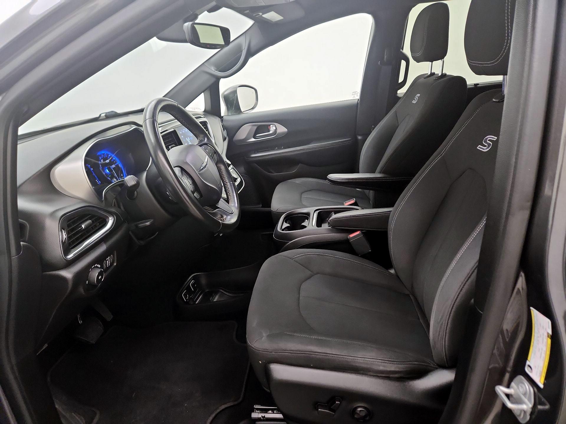 Thumbnail: 2019 Chrysler Pacifica - 11