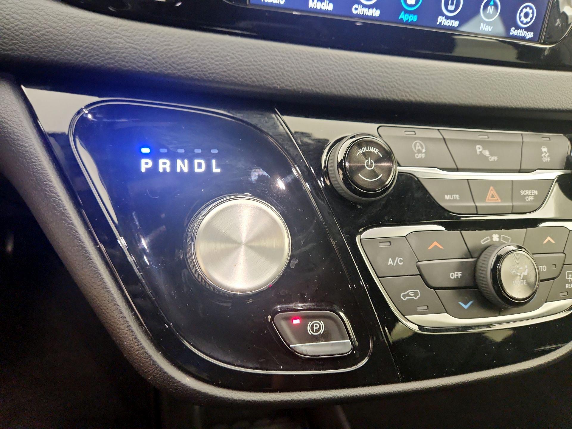 Thumbnail: 2019 Chrysler Pacifica - 18