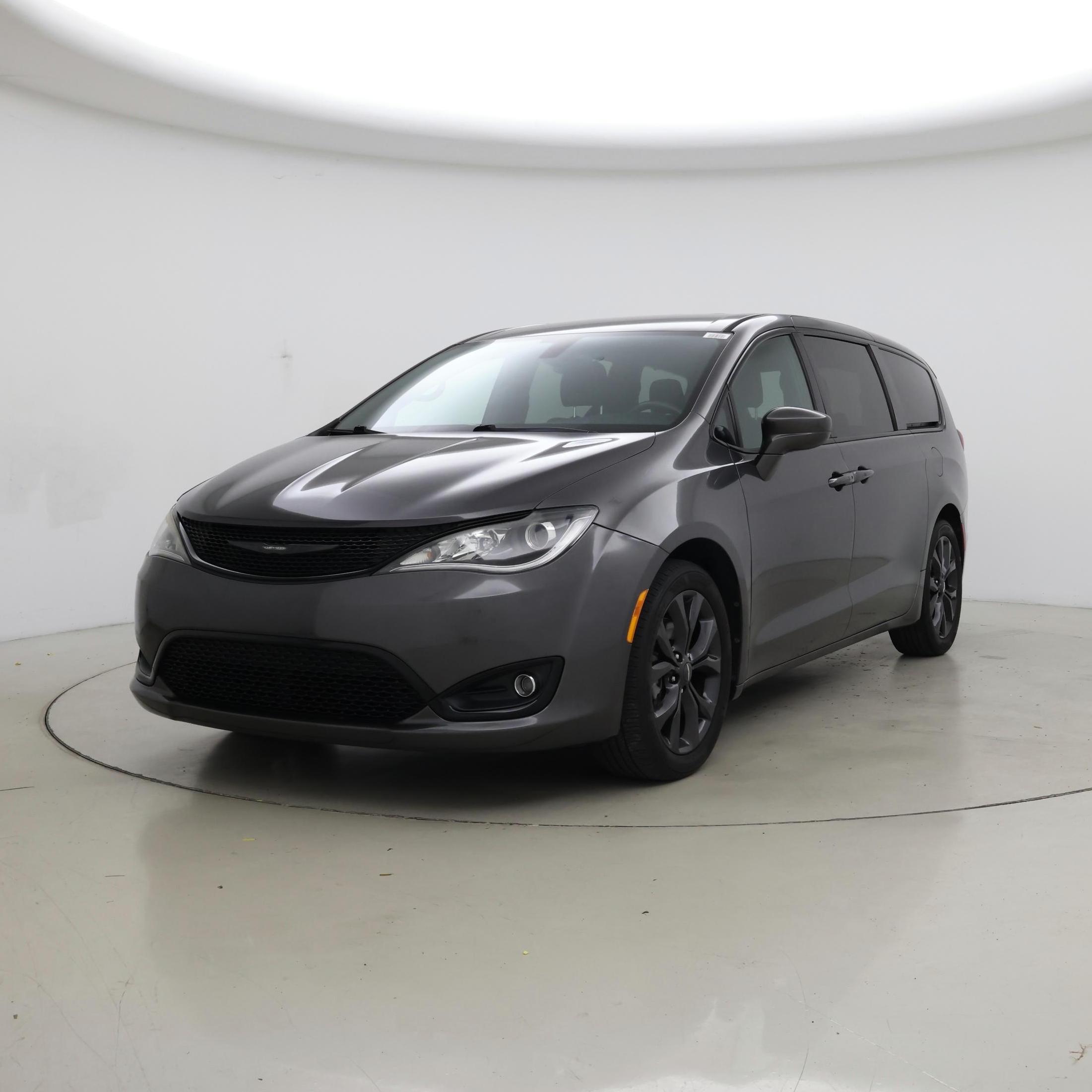 Thumbnail: 2019 Chrysler Pacifica - 4