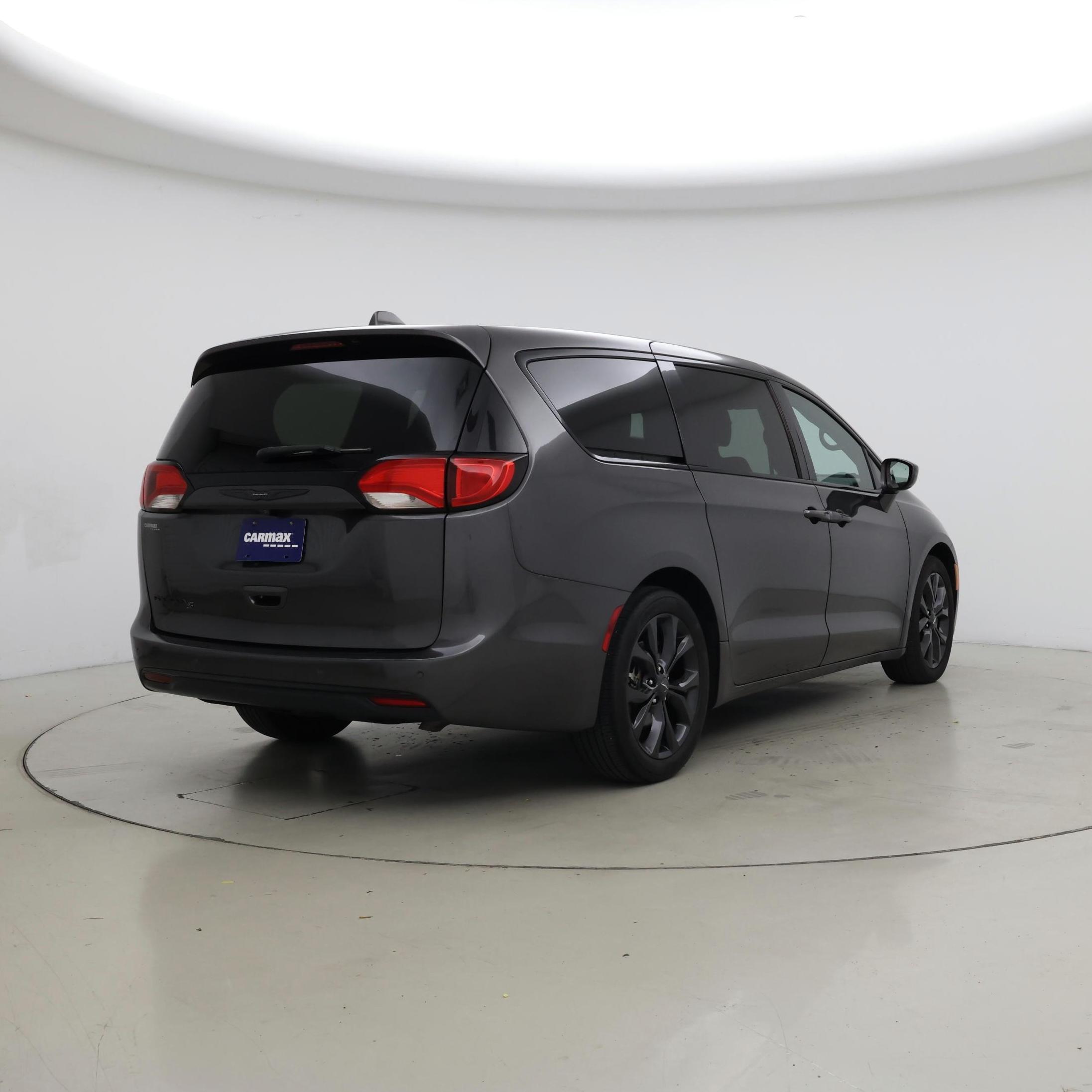 Thumbnail: 2019 Chrysler Pacifica - 8