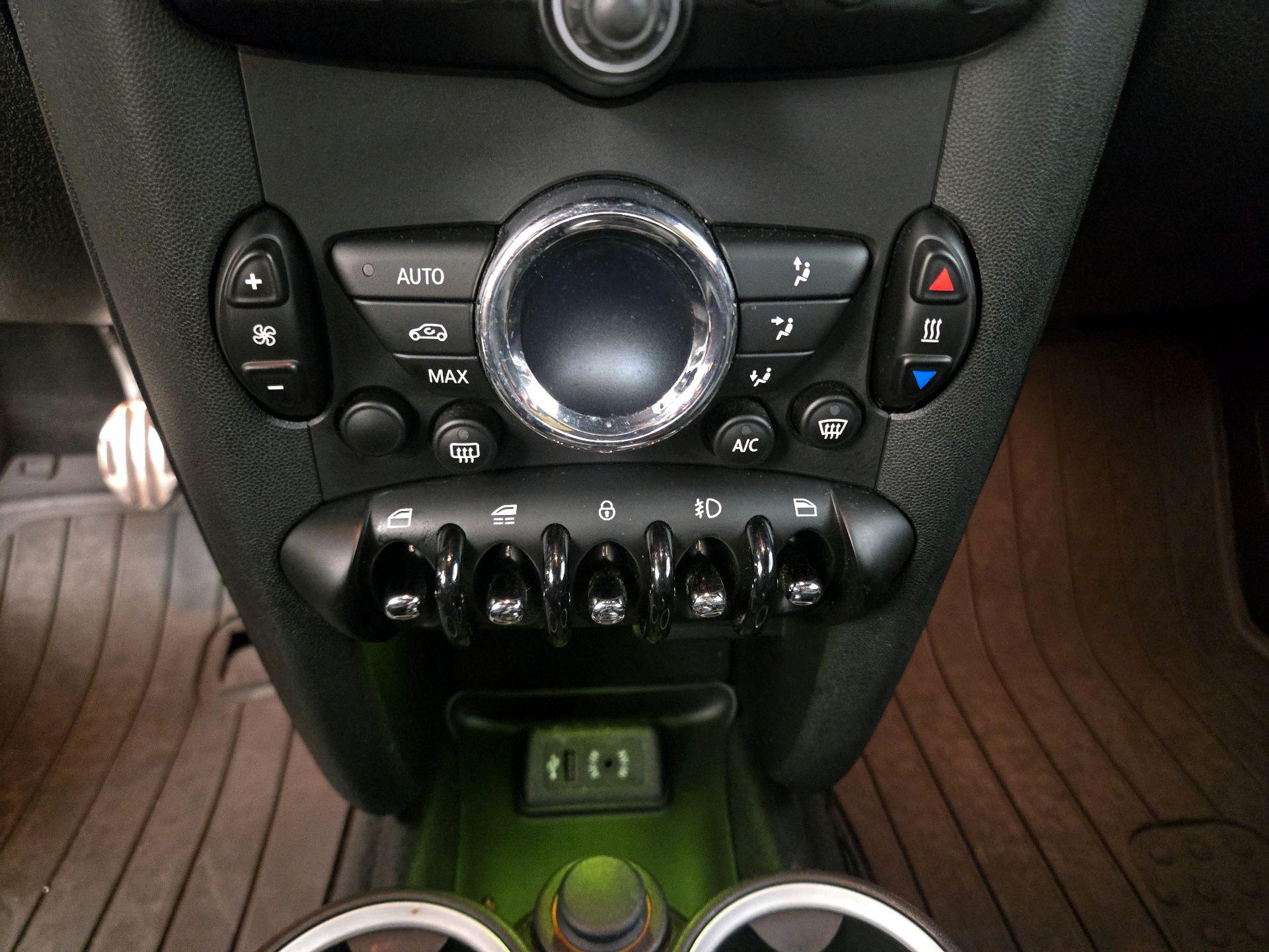 Thumbnail: 2015 MINI Cooper - 14