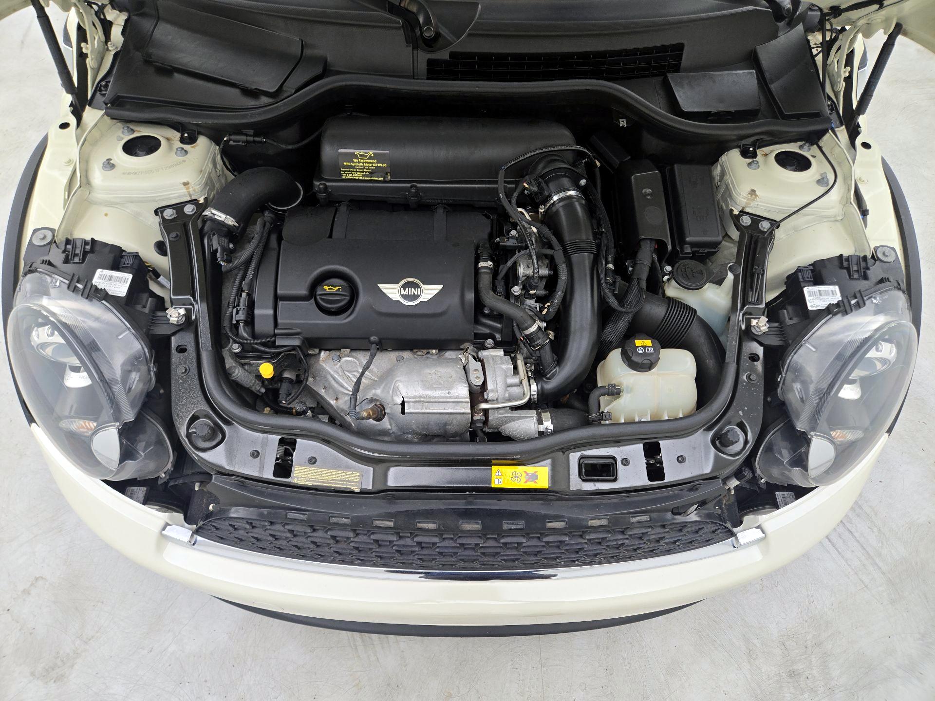 Thumbnail: 2015 MINI Cooper - 18