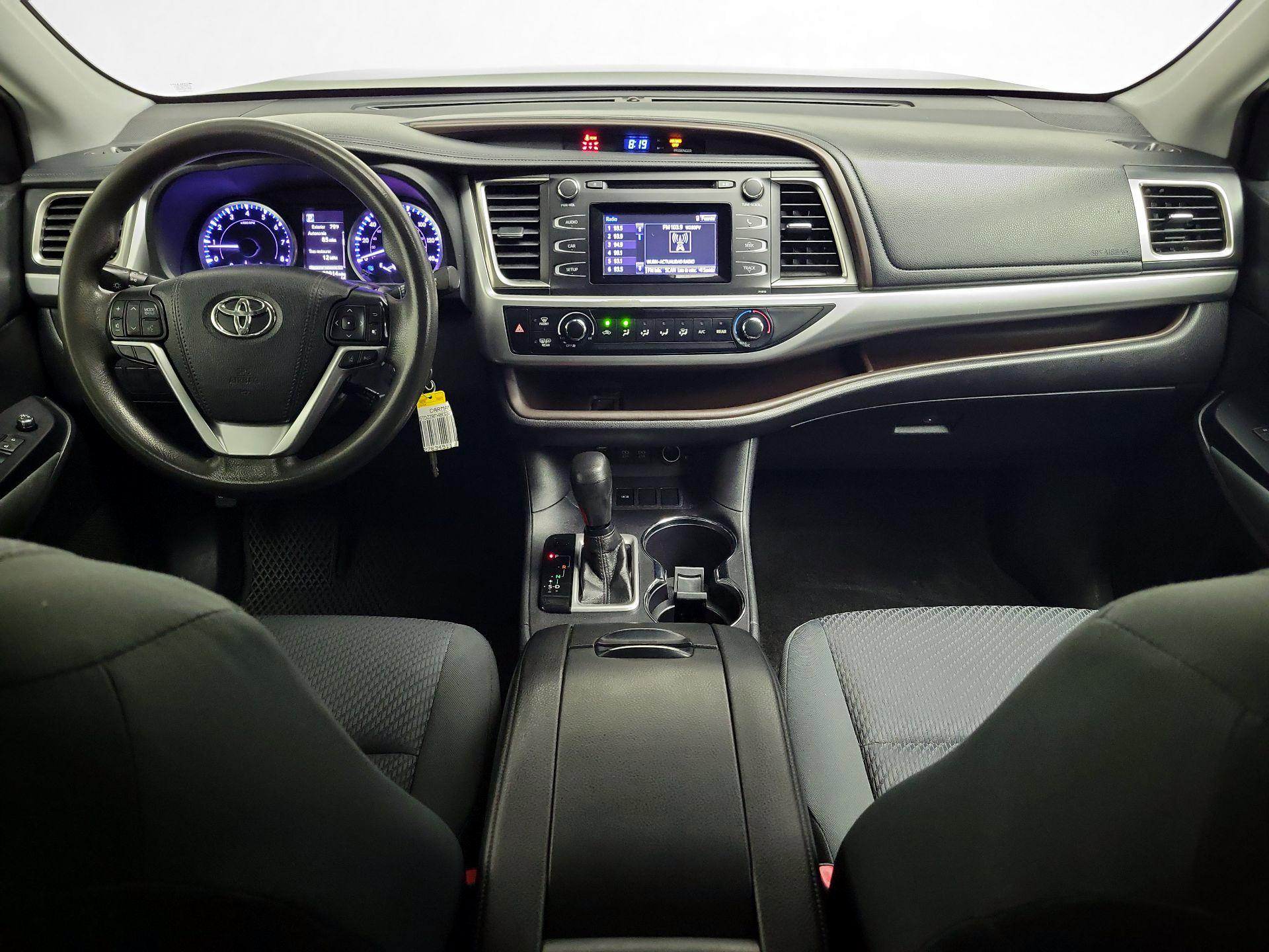 Thumbnail: 2019 Toyota Highlander - 9