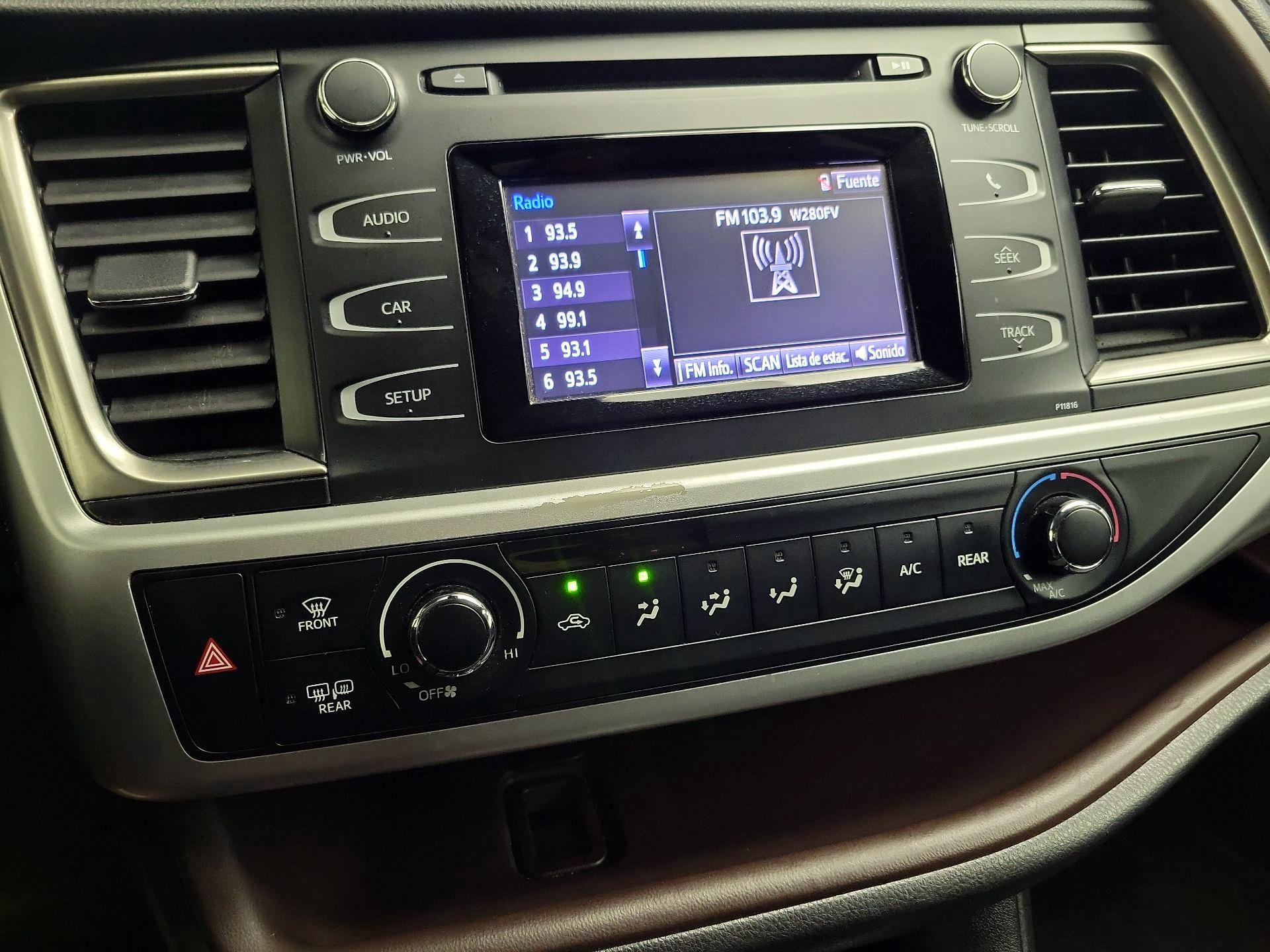 Thumbnail: 2019 Toyota Highlander - 16