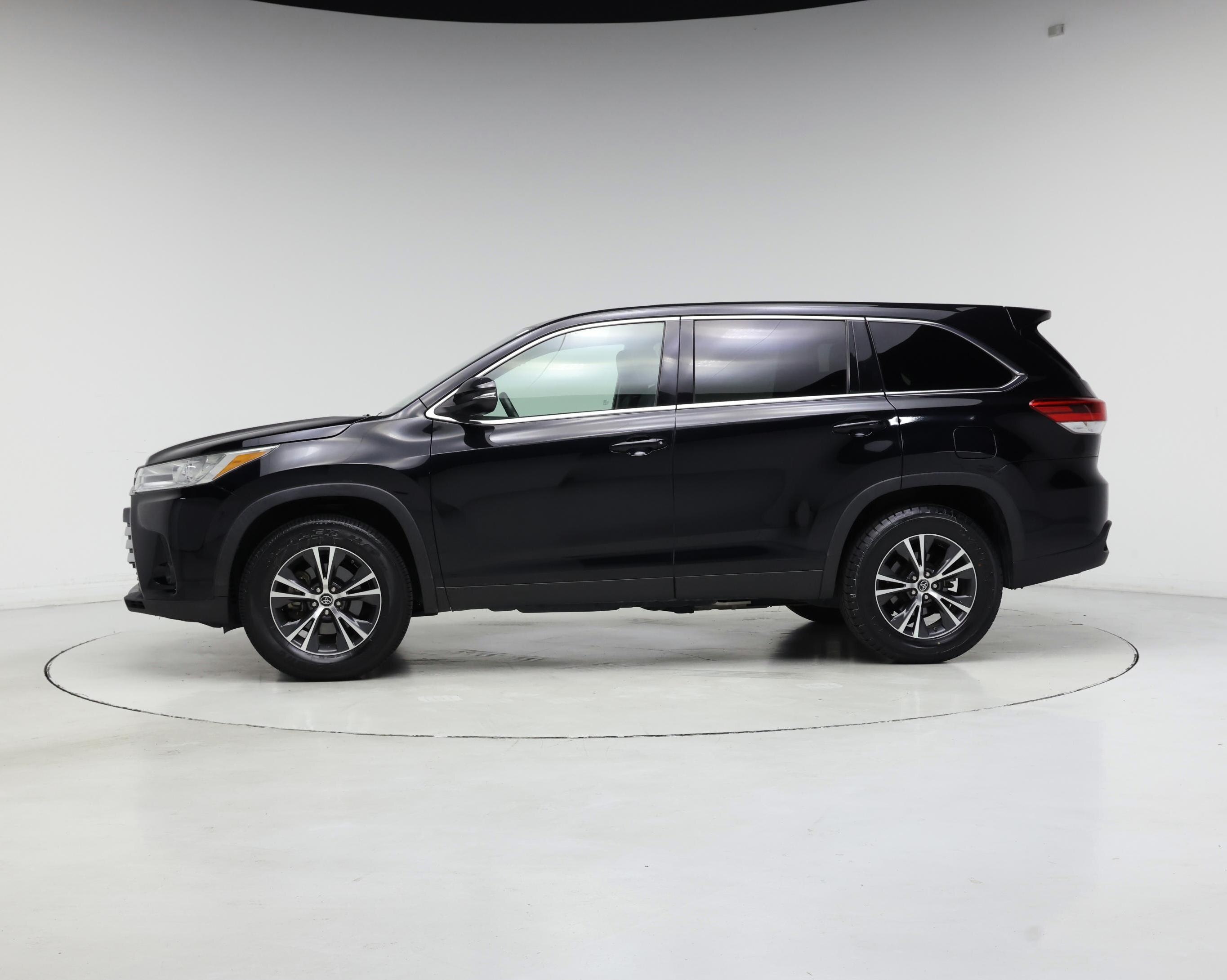 Thumbnail: 2019 Toyota Highlander - 3