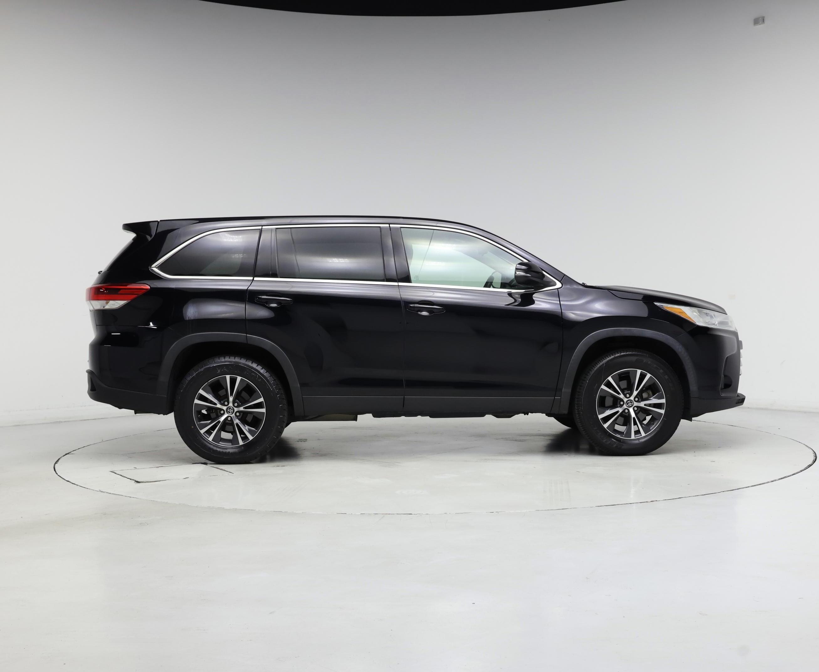 Thumbnail: 2019 Toyota Highlander - 7