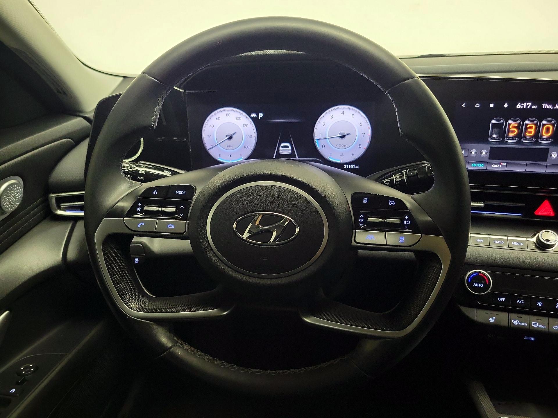 Thumbnail: 2022 Hyundai Elantra - 10