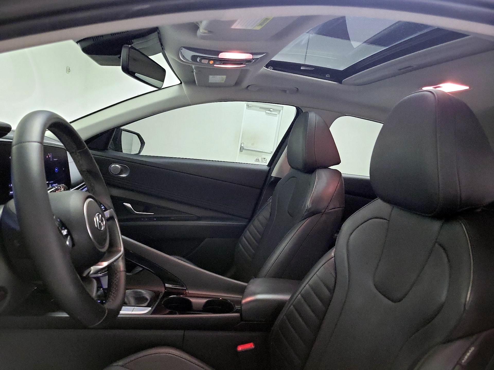 Thumbnail: 2022 Hyundai Elantra - 19