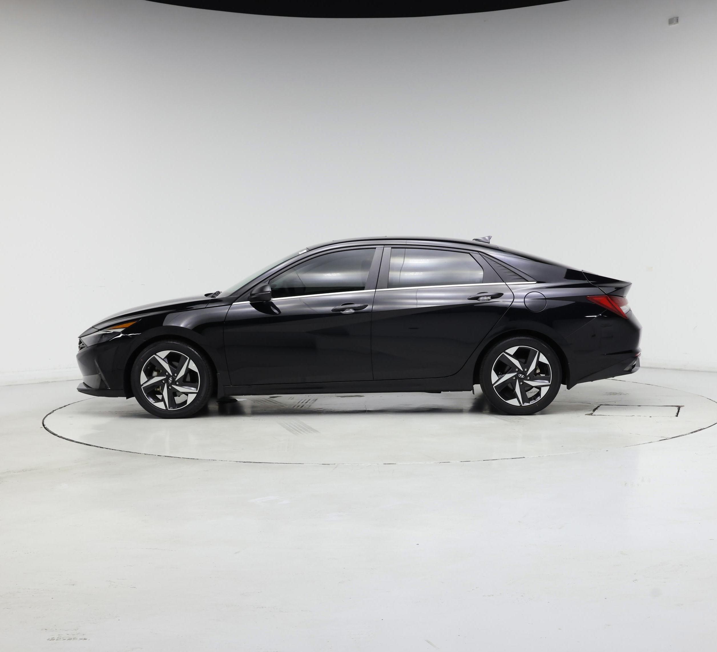 Thumbnail: 2022 Hyundai Elantra - 3